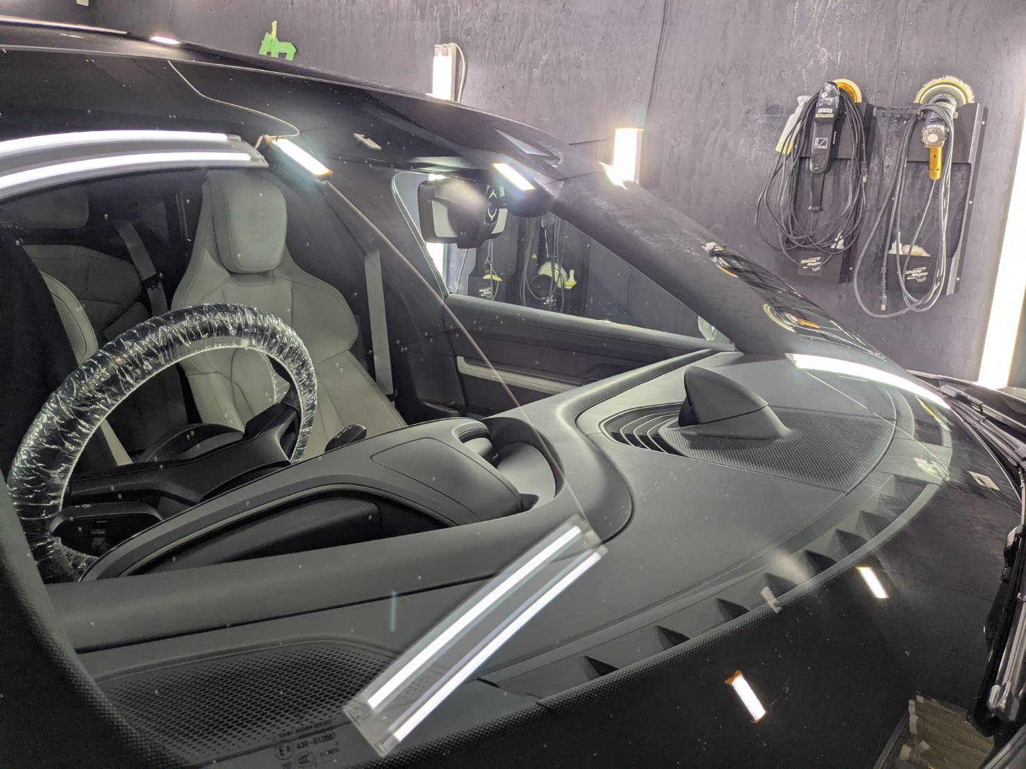 ポルシェ タイカンGTS 施工写真 (14)