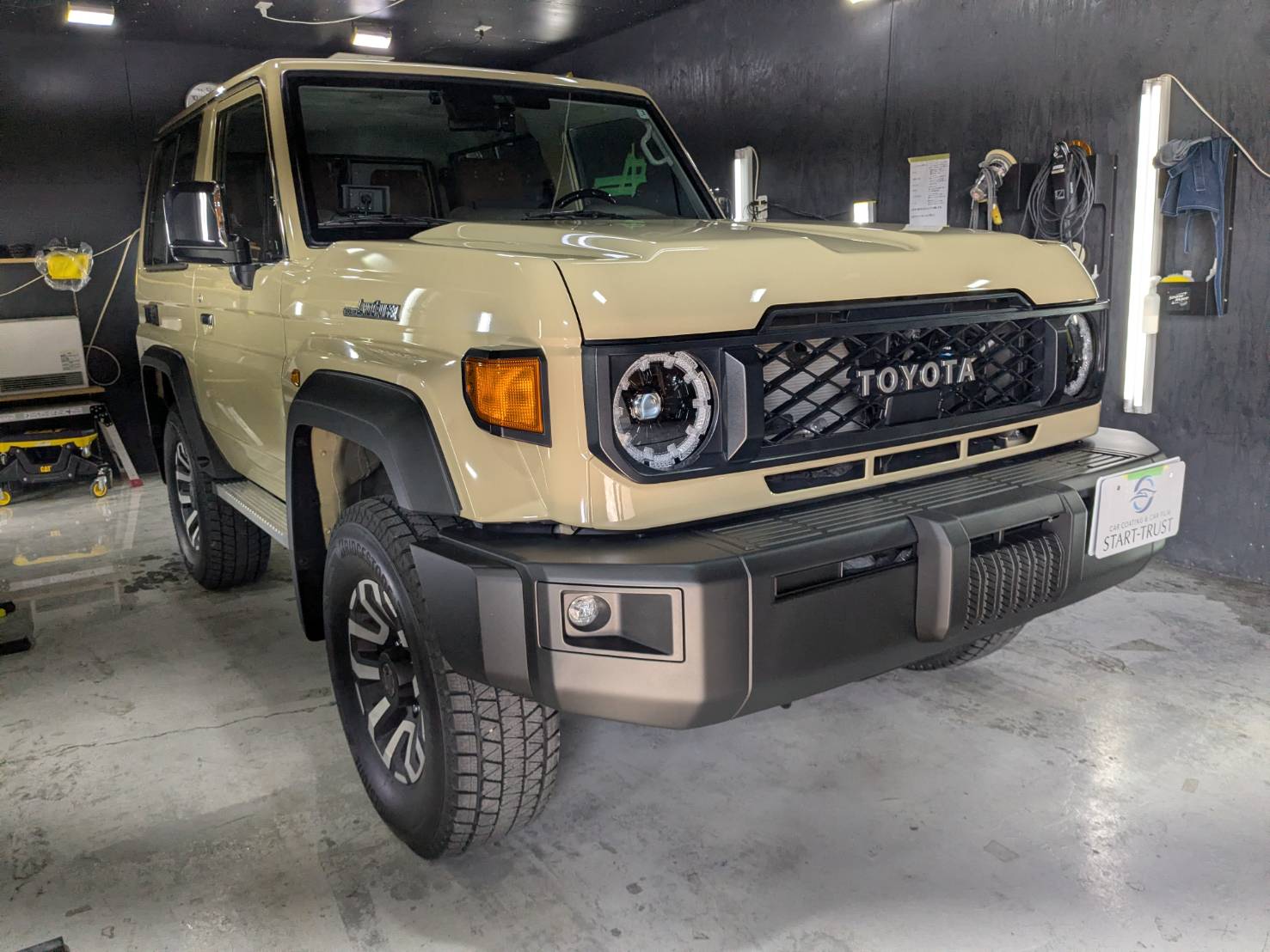 トヨタ ランドクルーザー70 施工写真 (6)