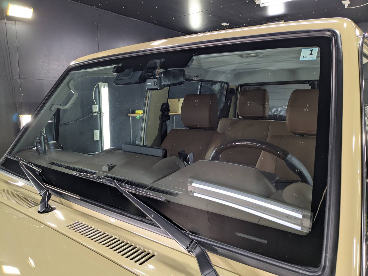 トヨタ ランドクルーザー70 施工写真 (3)