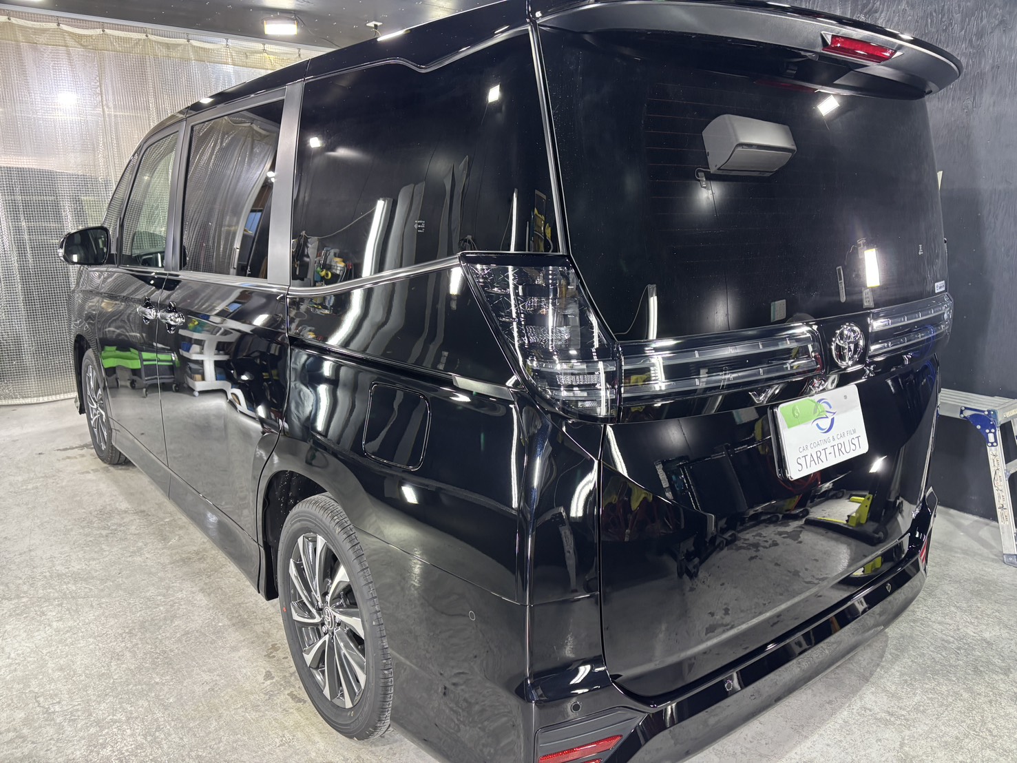 トヨタ VOXY 施工写真 (7)