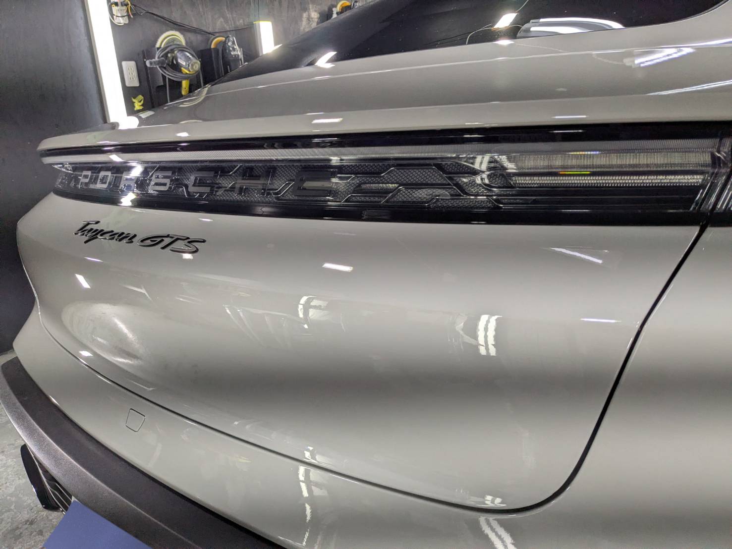 ポルシェ タイカンGTS 施工写真 (8)