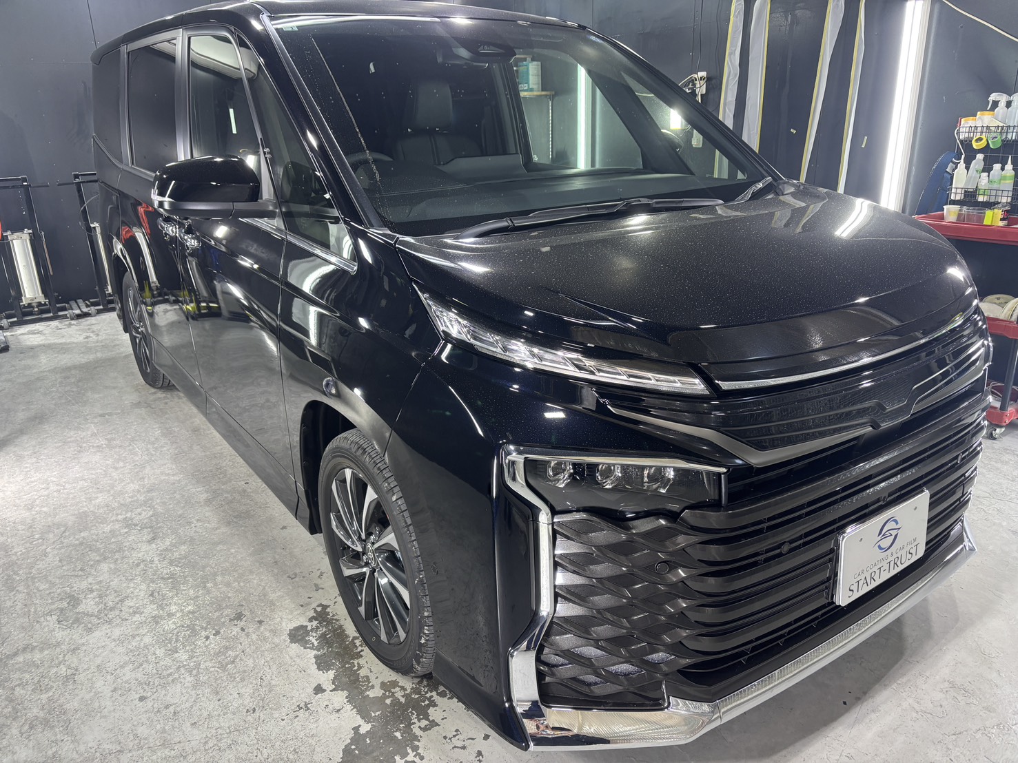 トヨタ VOXY 施工写真 (1)