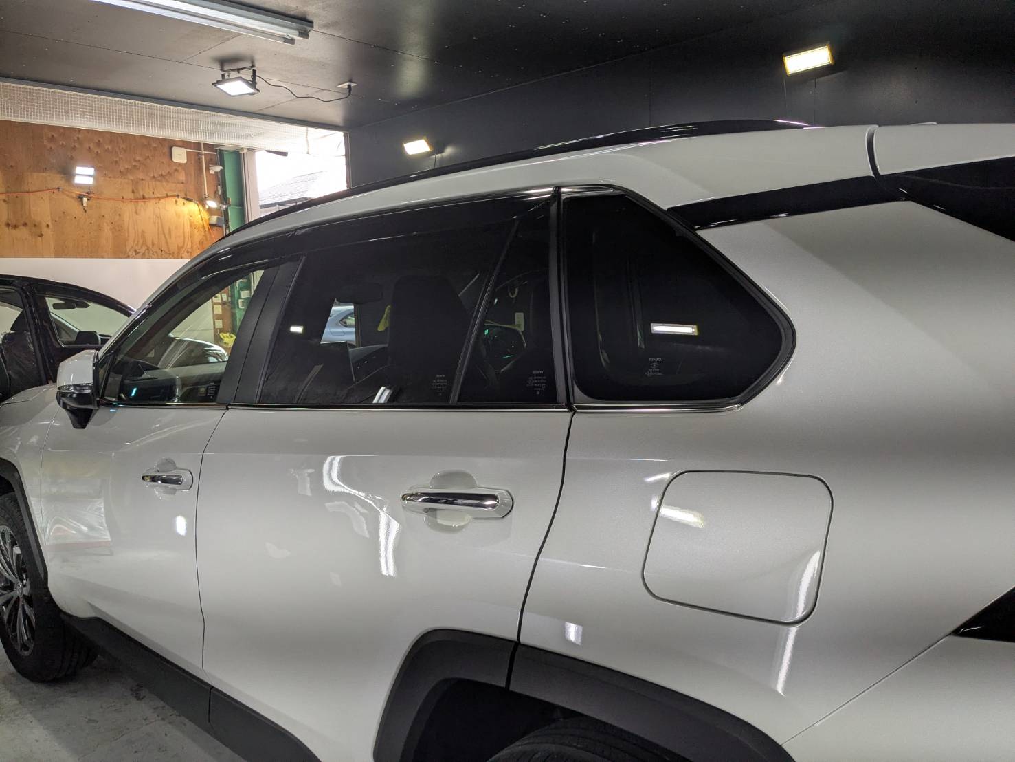 トヨタ RAV4 カーフィルム 施工前