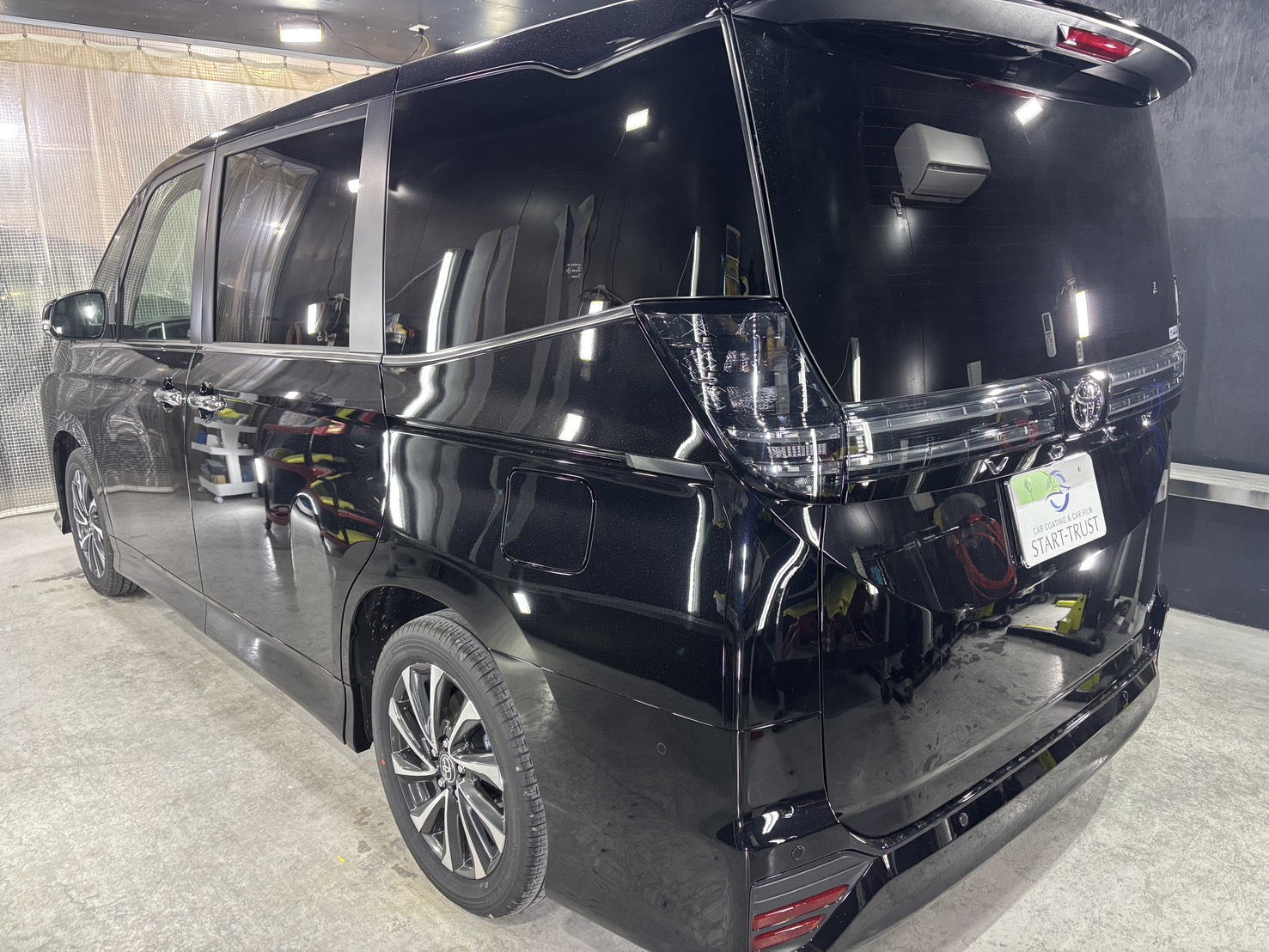 トヨタ VOXY 施工写真 (2)