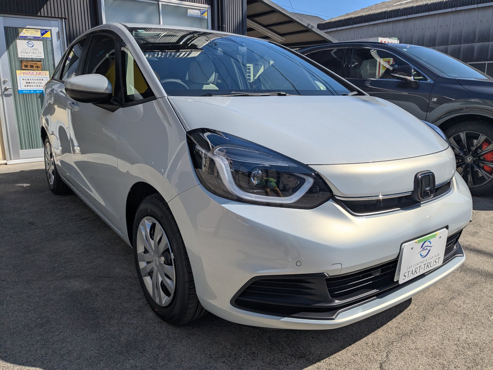 ホンダ フィット 2026年式 施工の様子