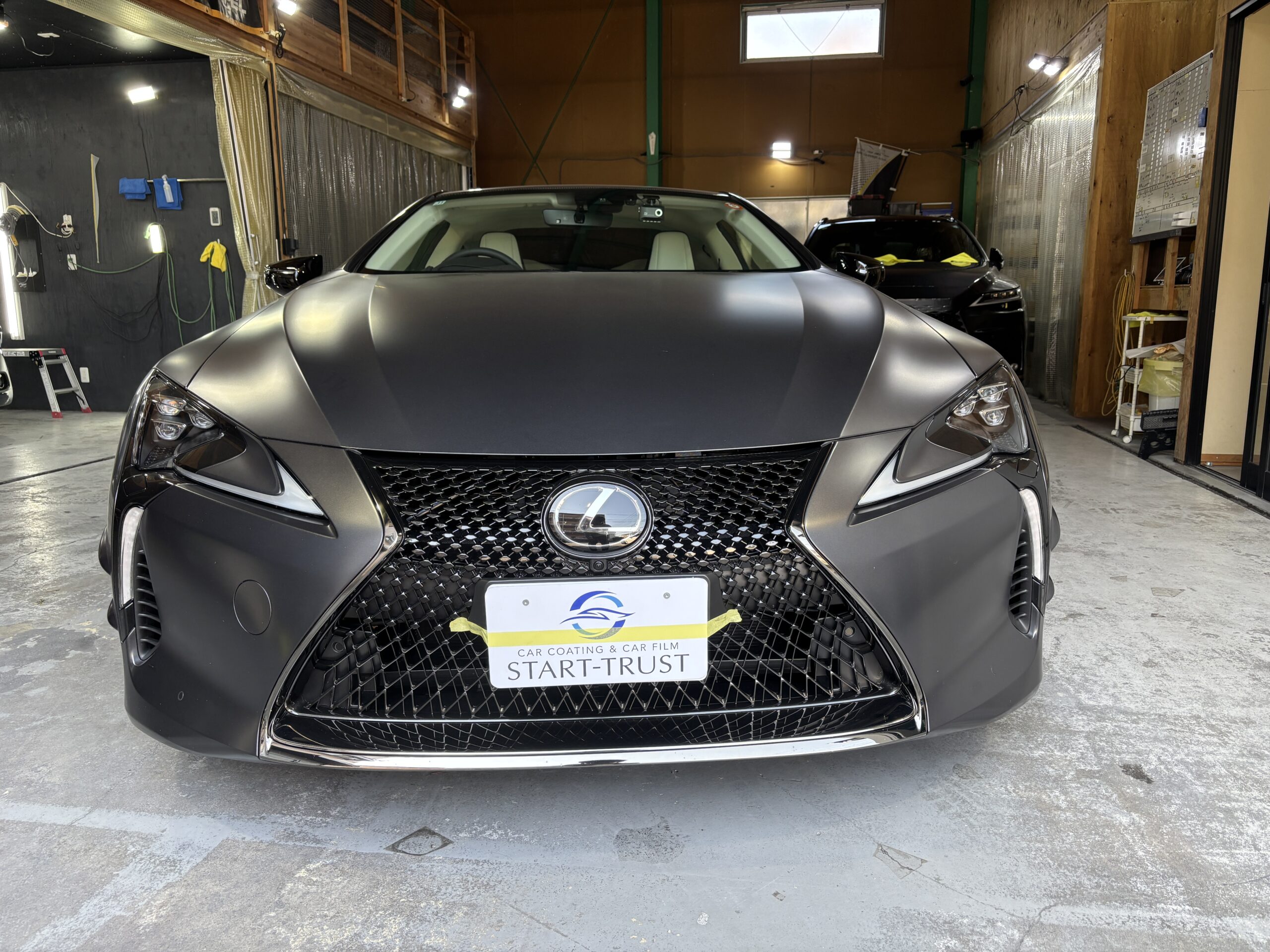 レクサス LC500 ピナクル クーペ 2025年式 施工の様子