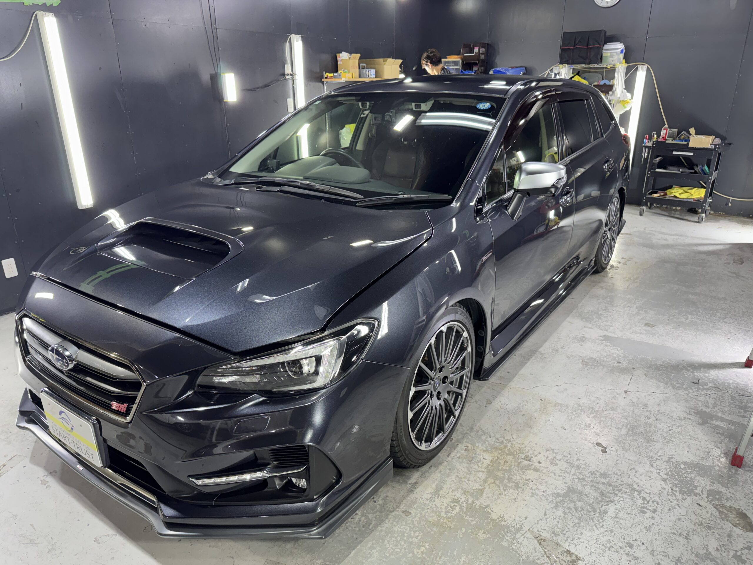スバル レヴォーグ 2019年式 施工の様子