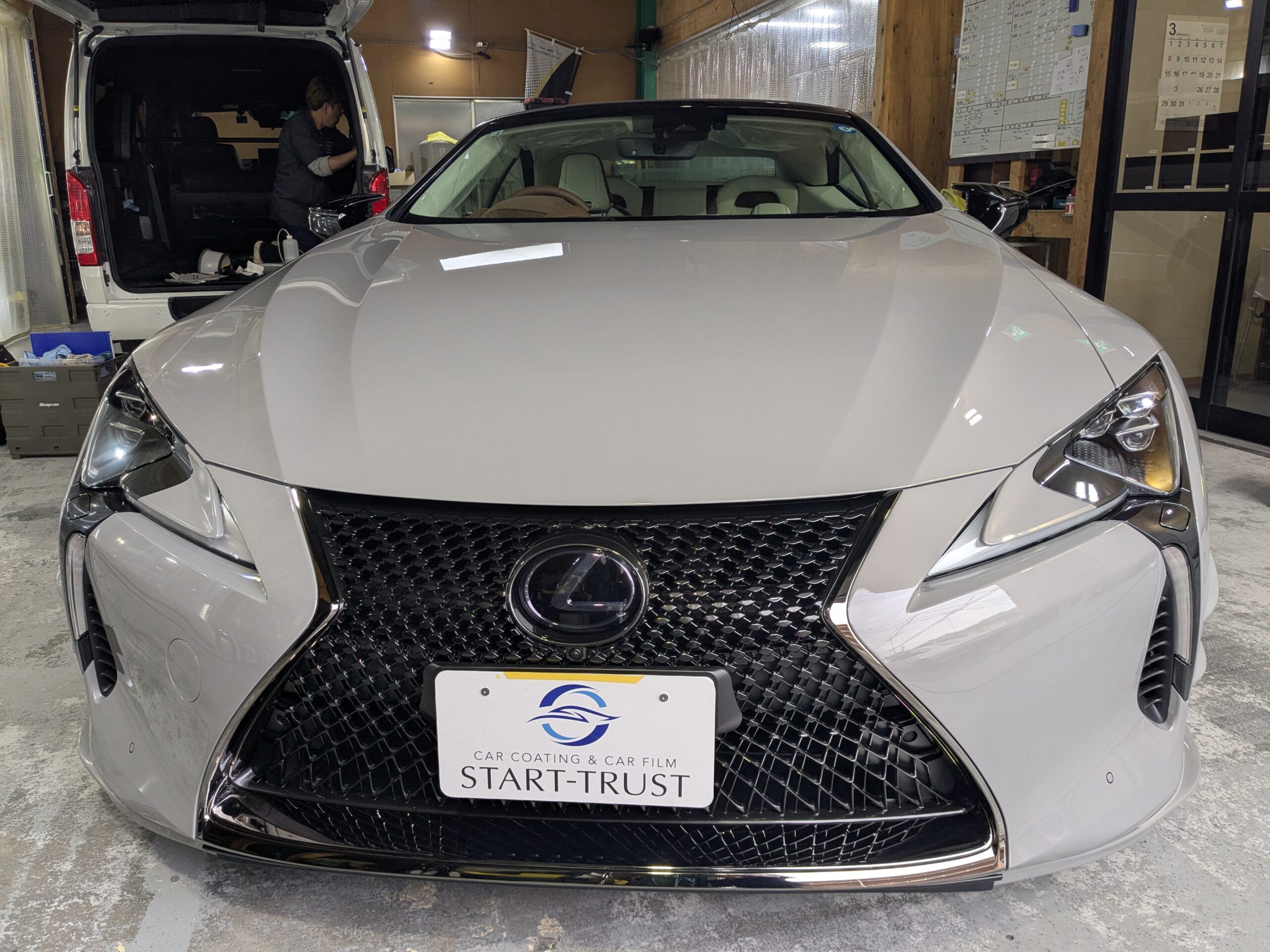 レクサス LC500 ピナクル コンバーチブル 2026年式 施工の様子