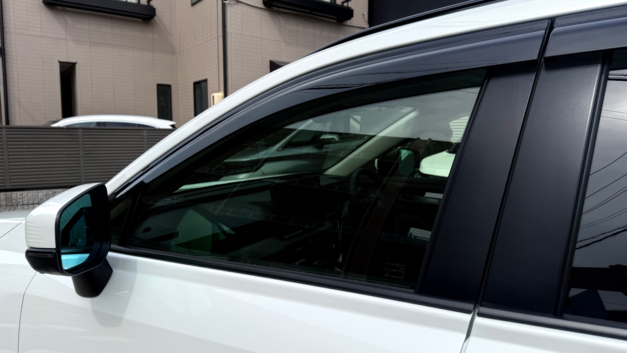 トヨタ RAV4 2026年式 施工の様子