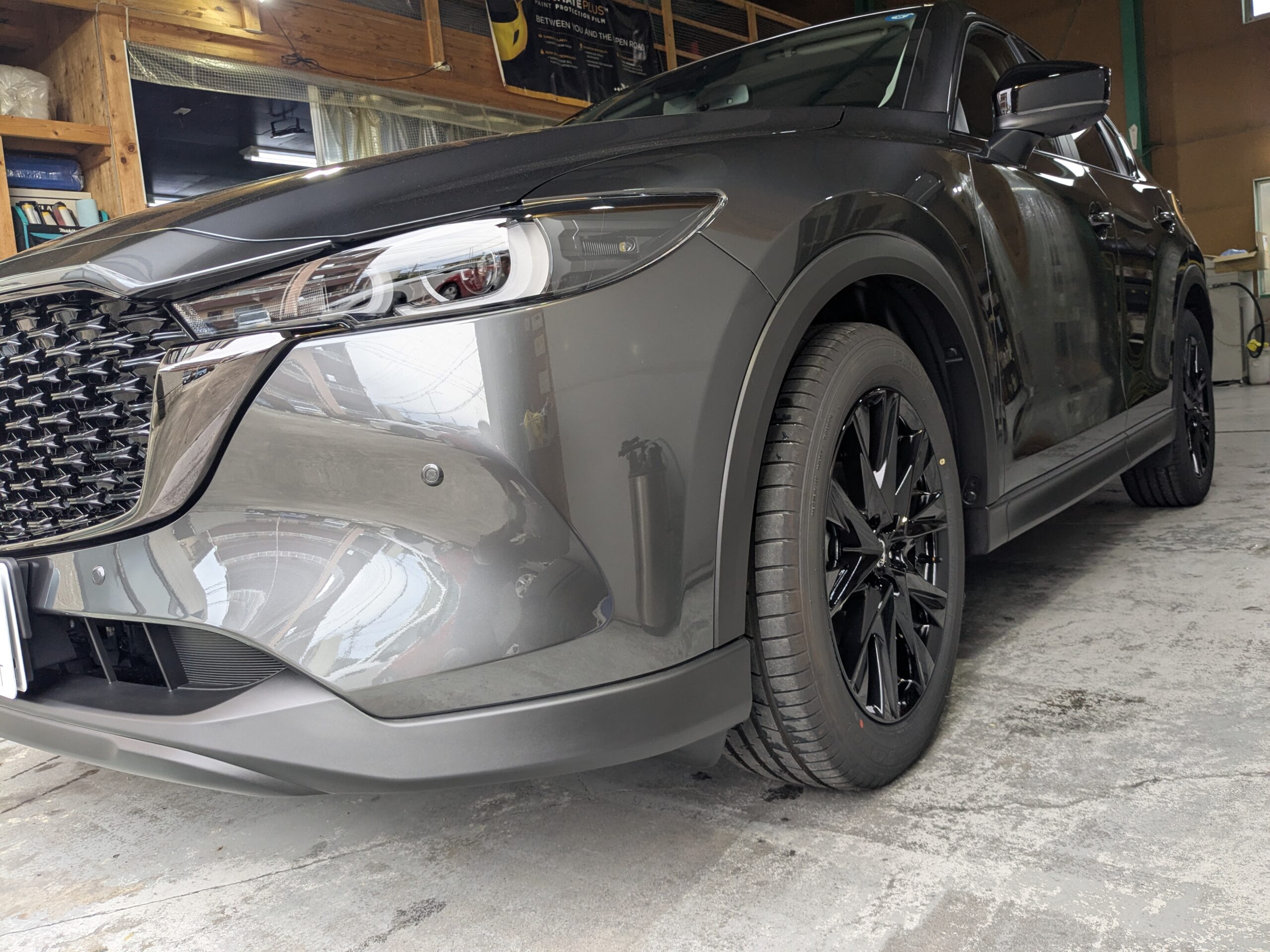 マツダ CX-5 2026年式 施工の様子