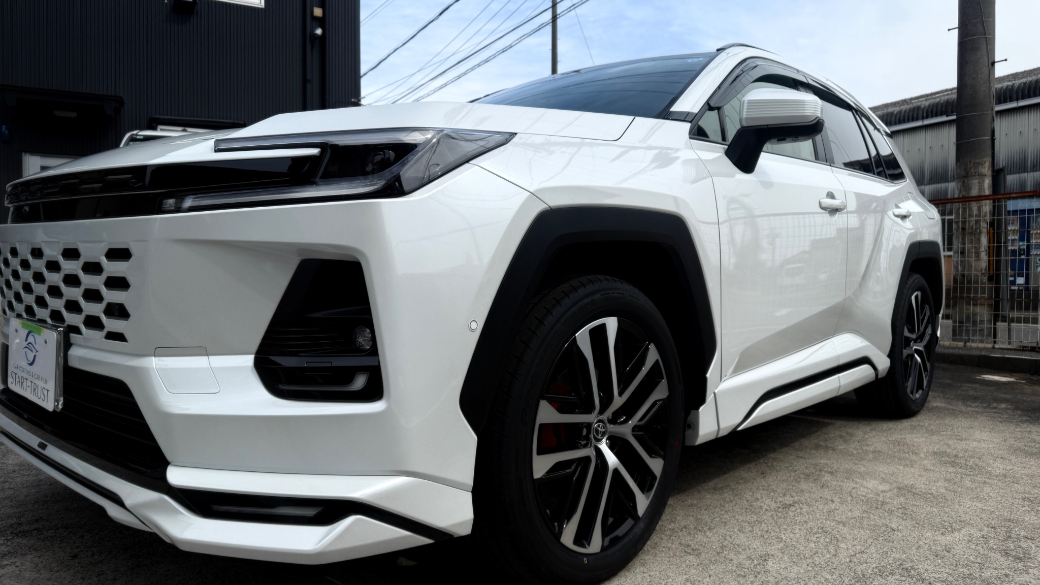 トヨタ RAV4 2026年式 施工の様子