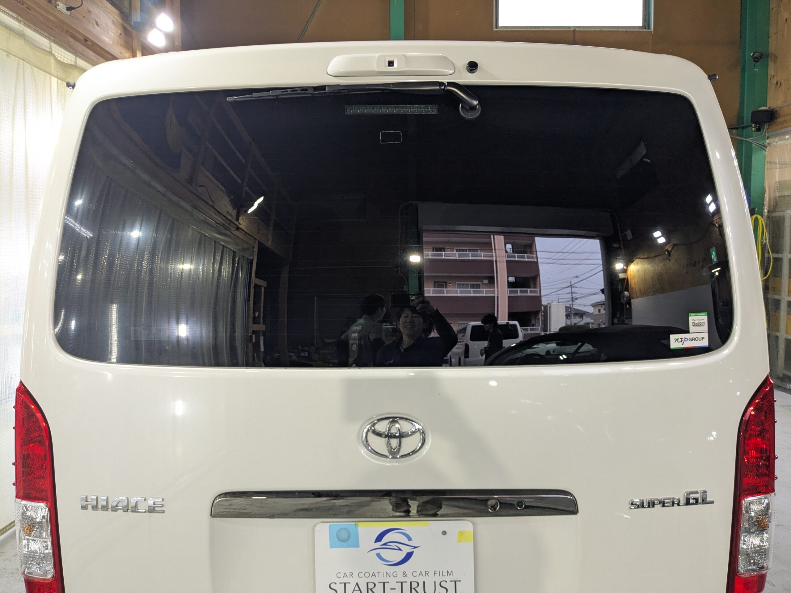 トヨタ ハイエース 2025年式 施工の様子