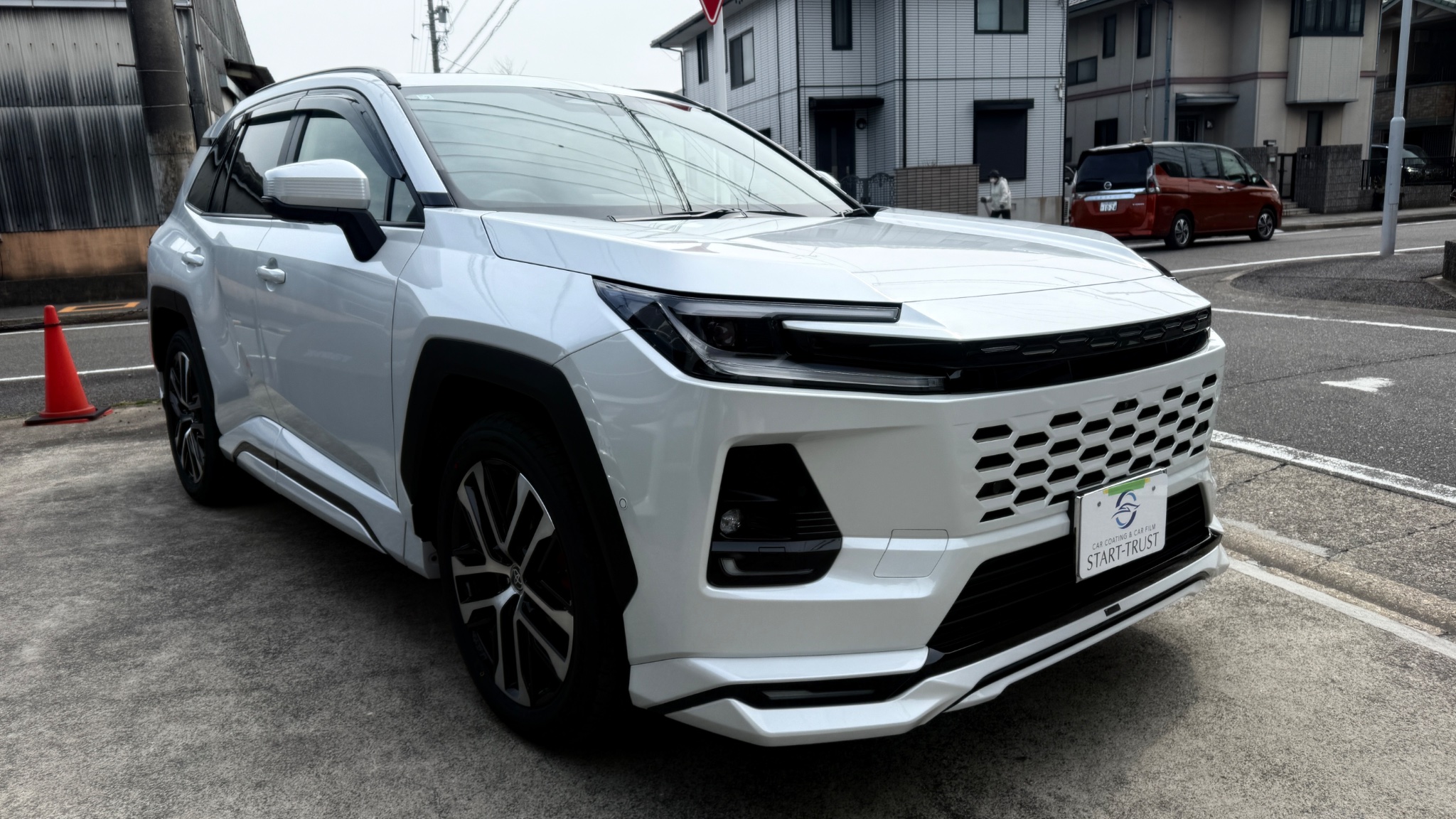 トヨタ RAV4 2026年式 施工の様子