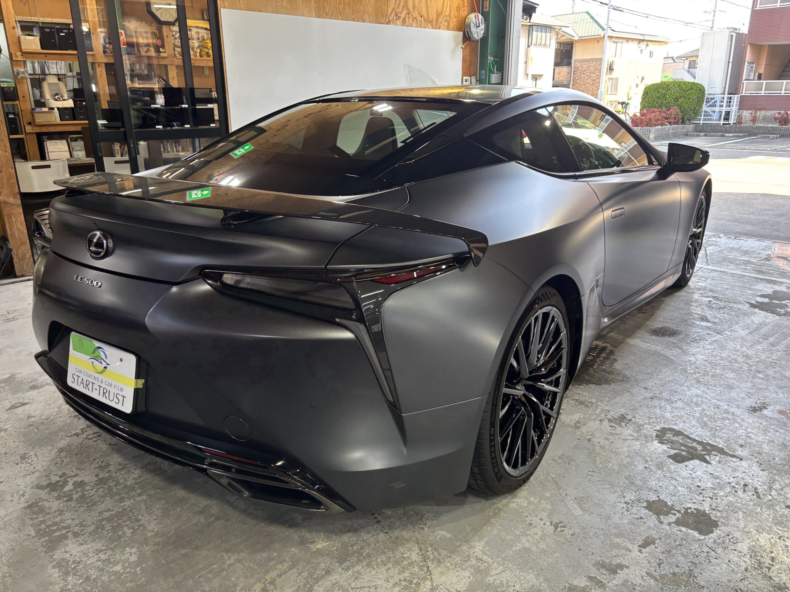 レクサス LC500 ピナクル クーペ 2025年式 施工の様子