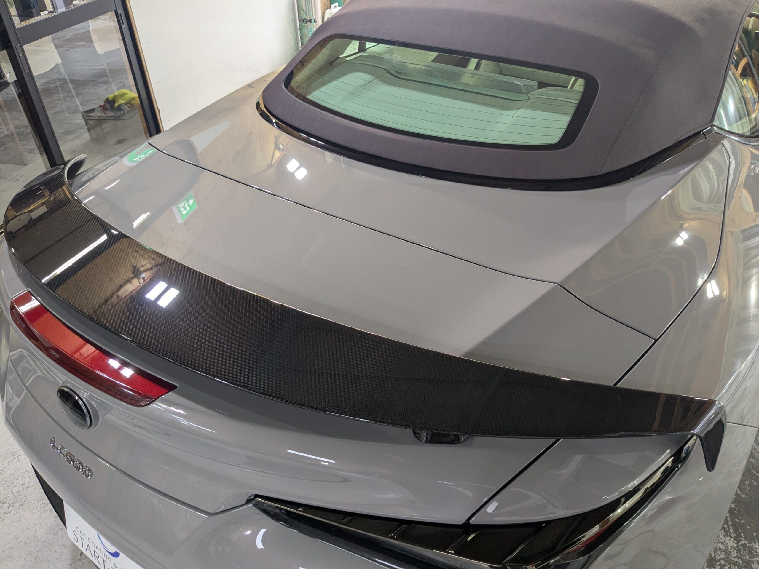 レクサス LC500 ピナクル コンバーチブル 2026年式 施工の様子