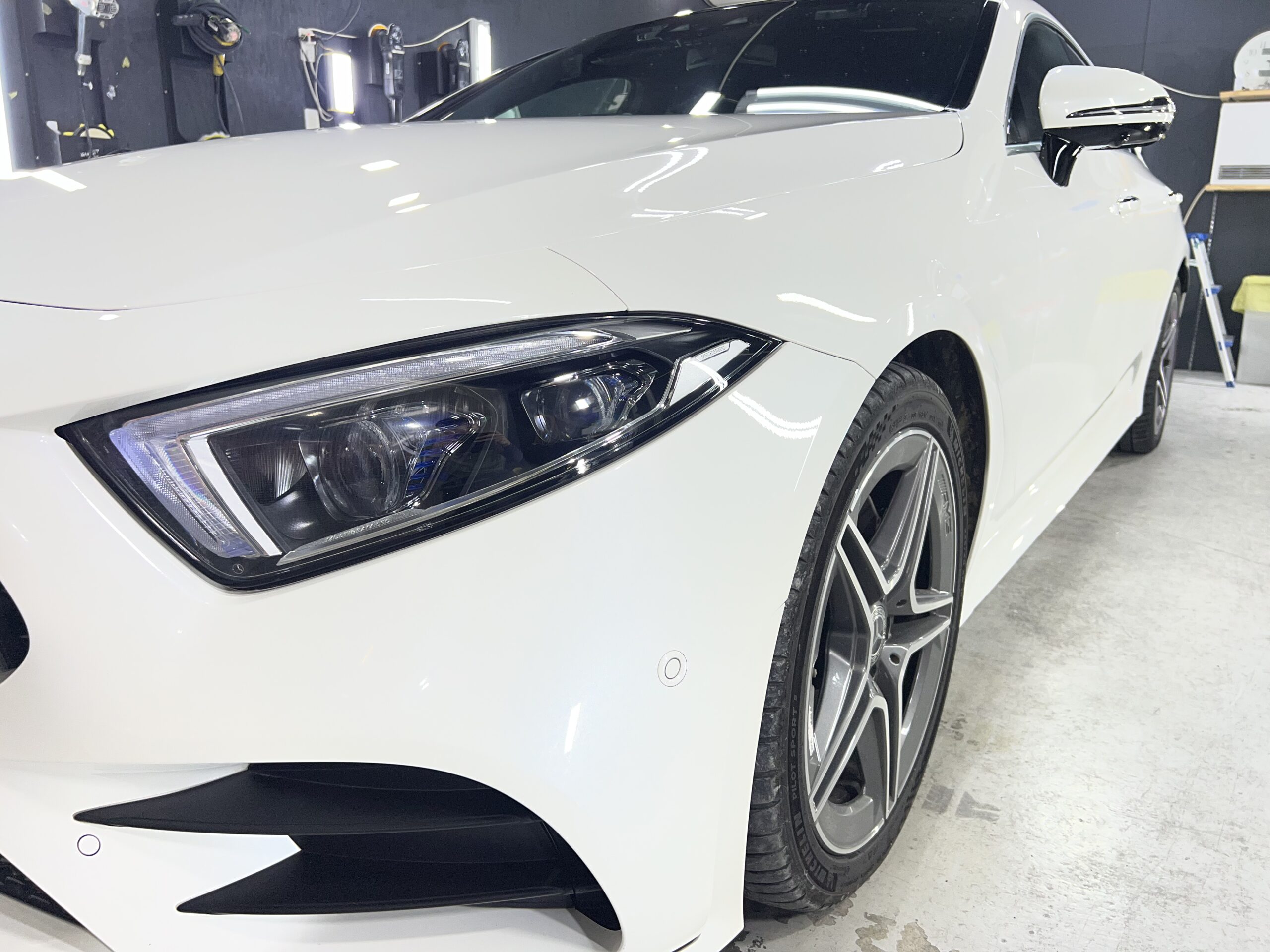 メルセデス・ベンツ 施工の様子