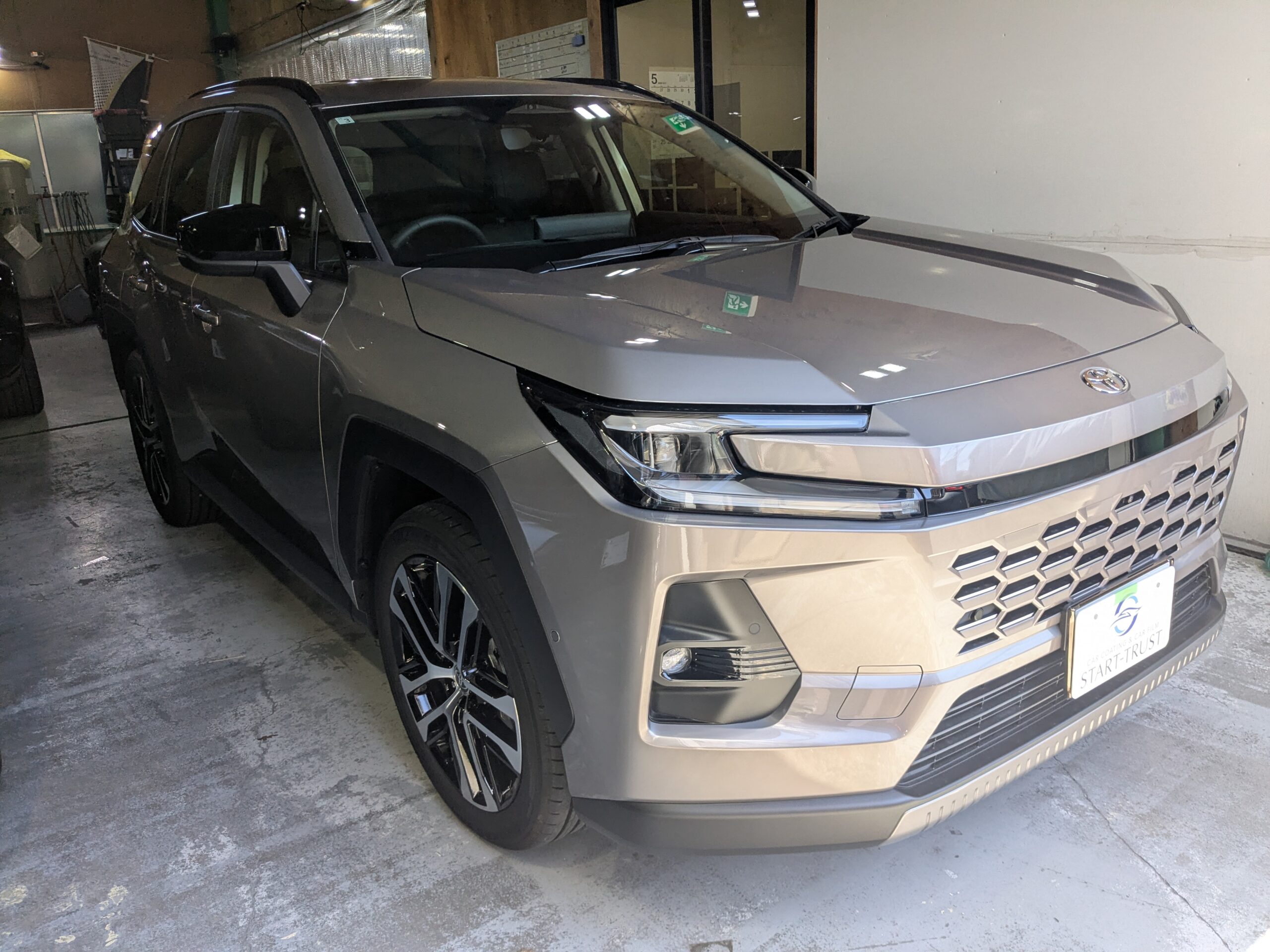 トヨタ RAV4 2026 施工の様子