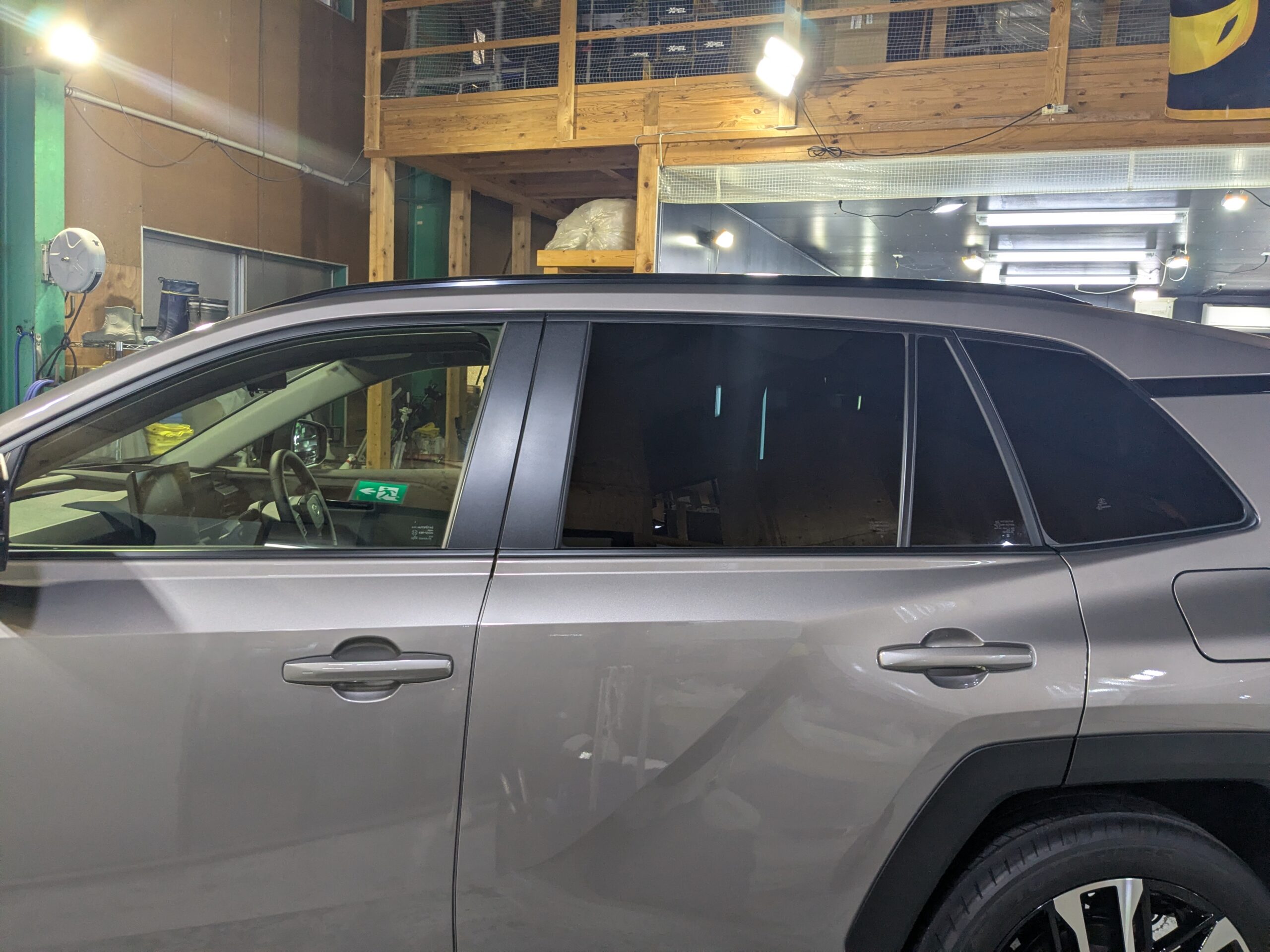トヨタ RAV4 2026年式 施工の様子