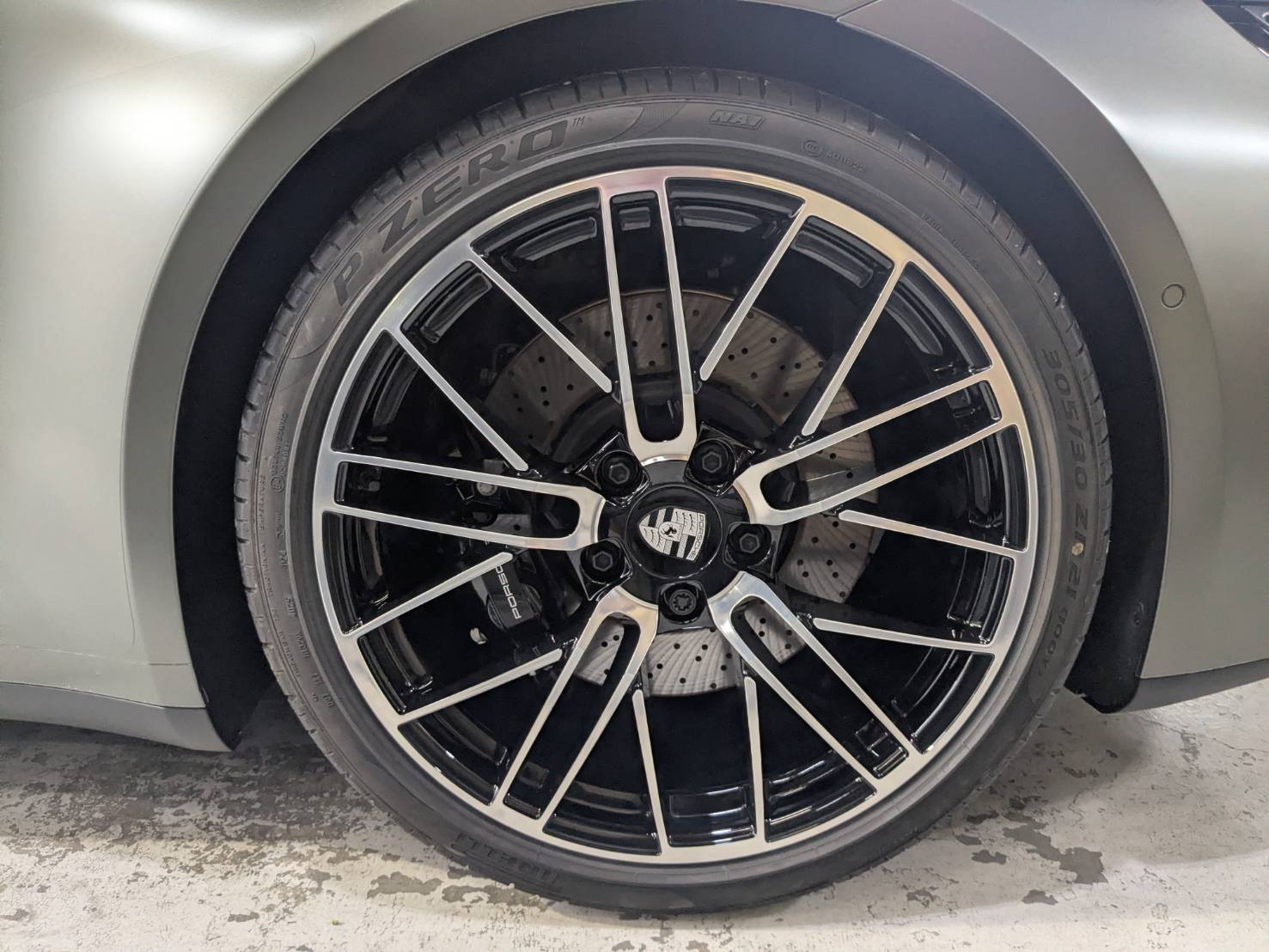 ポルシェ 911 カレラS 2026年式 施工の様子