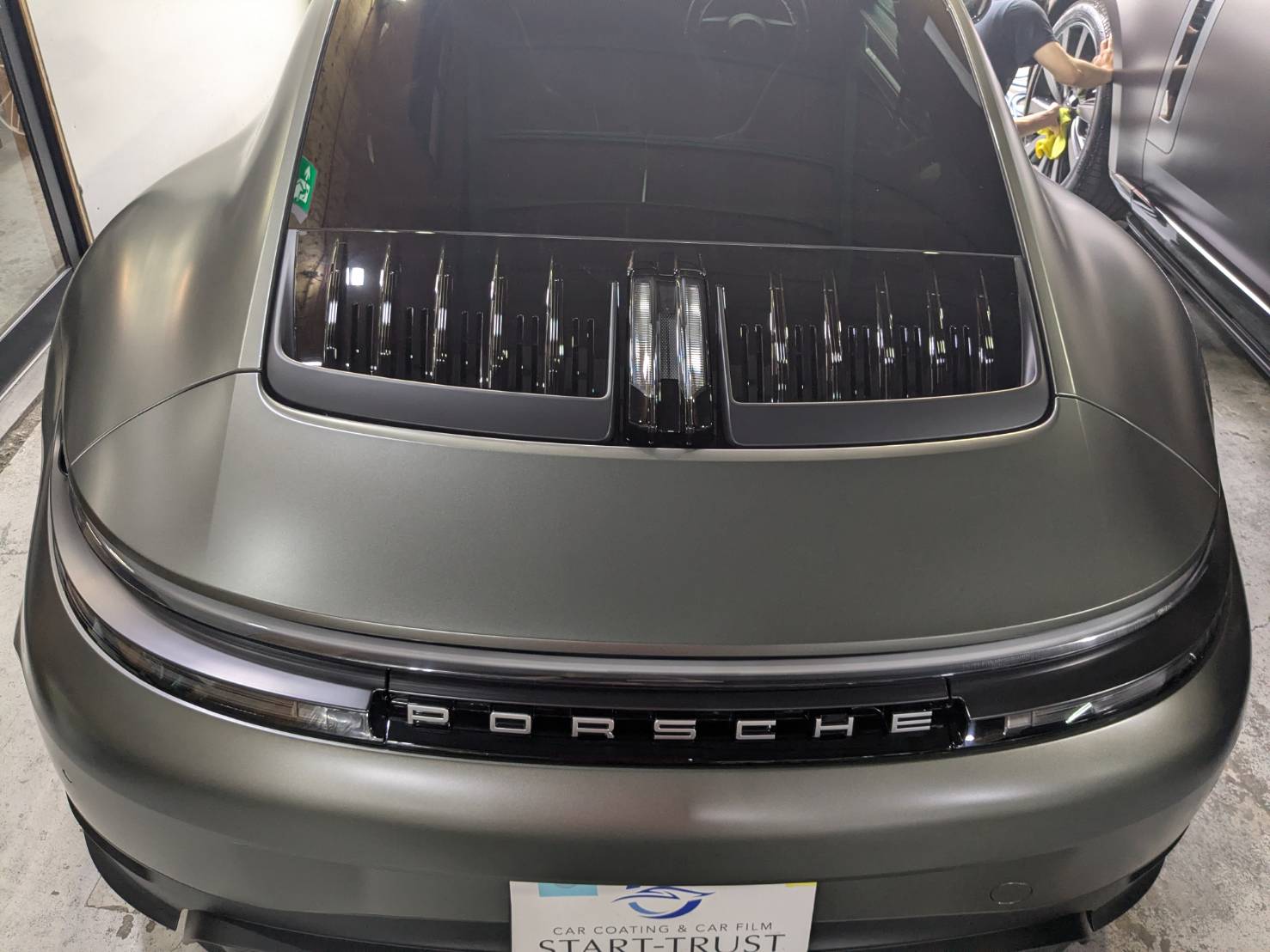 ポルシェ 911 カレラS 2026年式 施工の様子