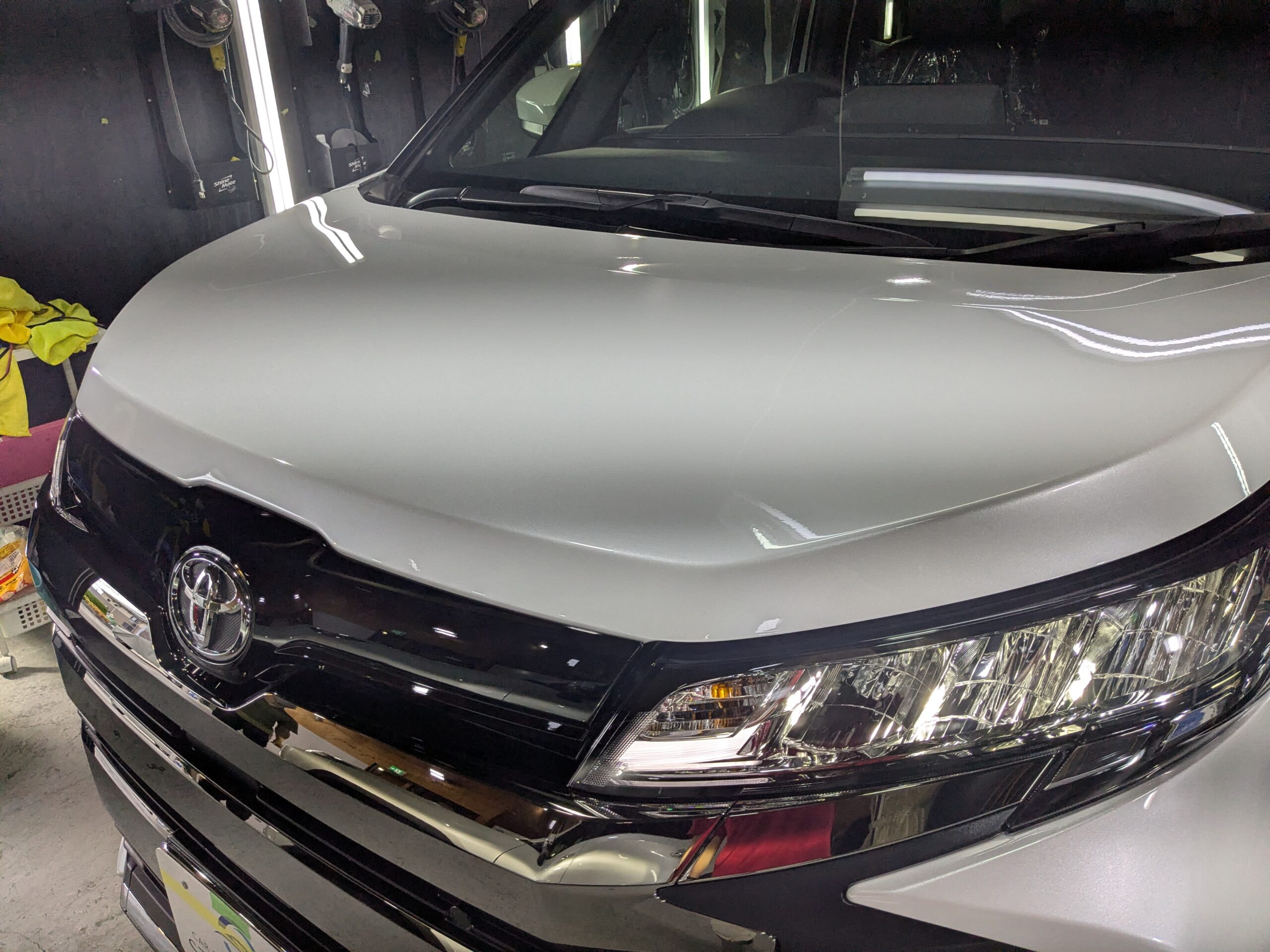 トヨタ ノア 施工の様子
