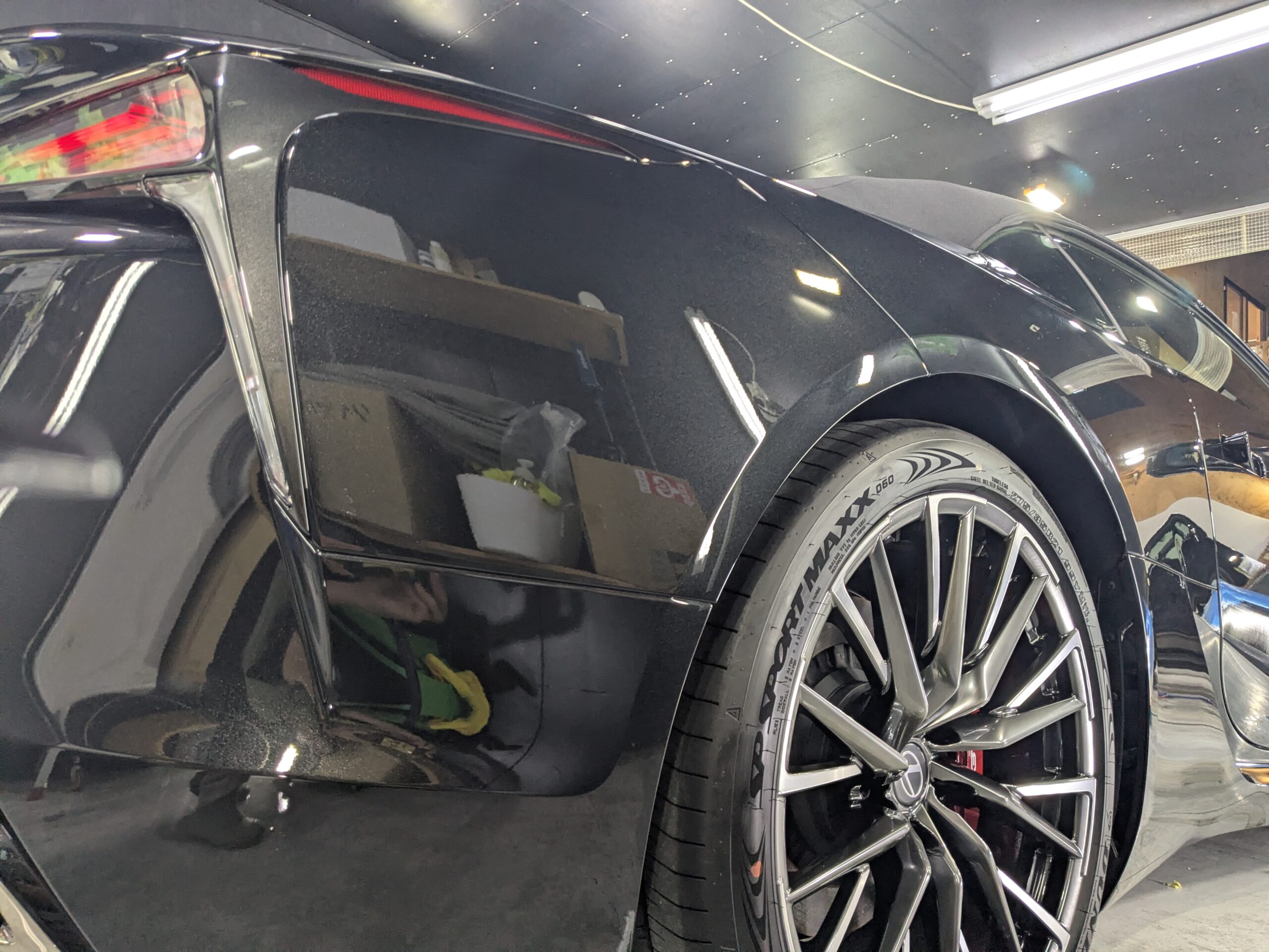レクサス LC500CV 2026年式 施工の様子