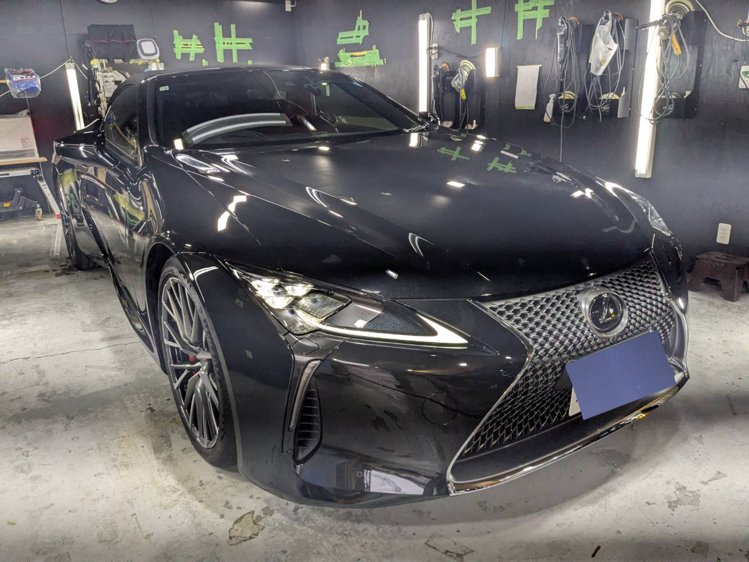 レクサス LC500CV 2026年式 施工の様子