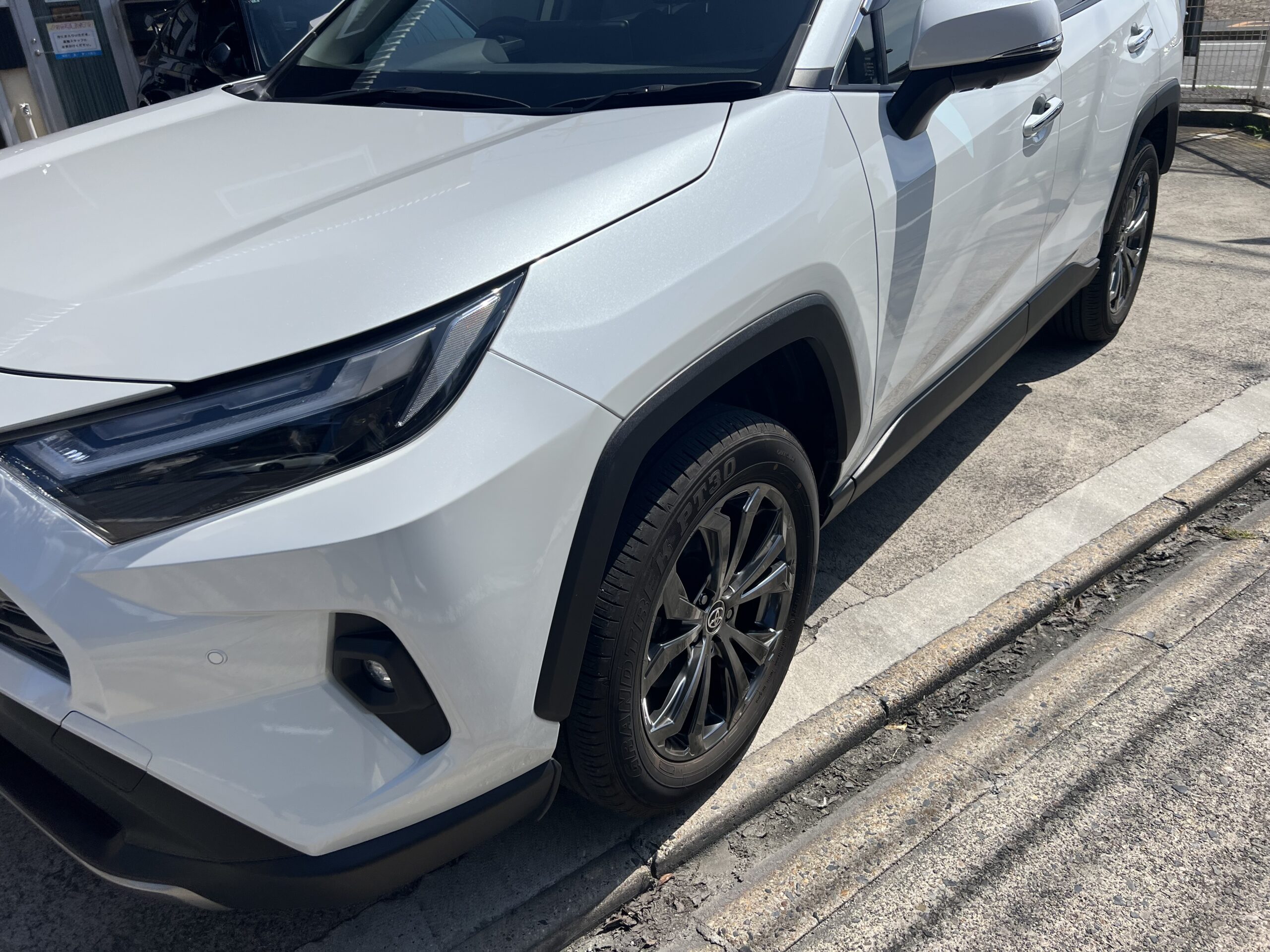 20260525_トヨタ・RAV4・2024_岸岡さま 施工の様子