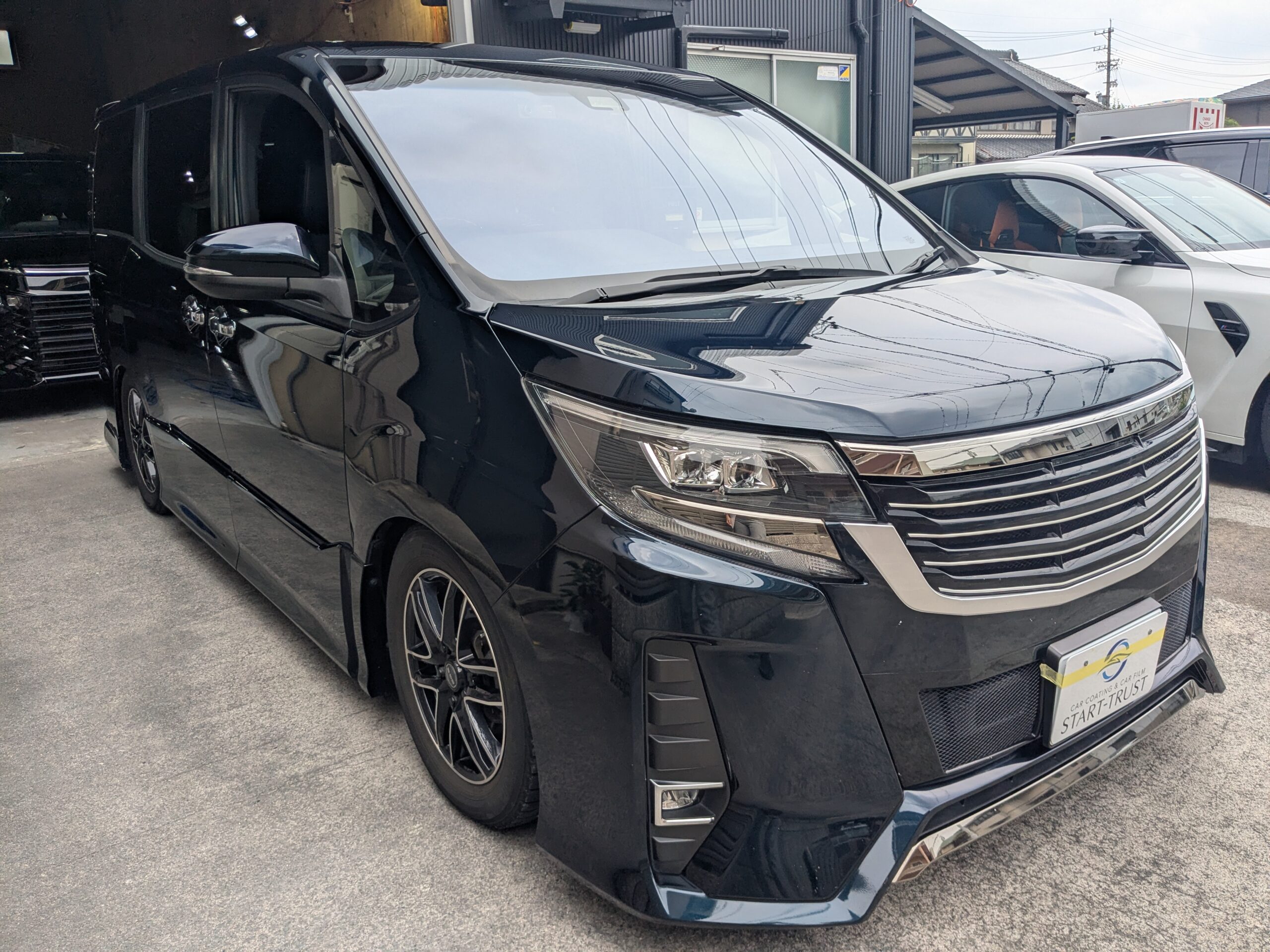 トヨタ ノア 2026年式 施工の様子