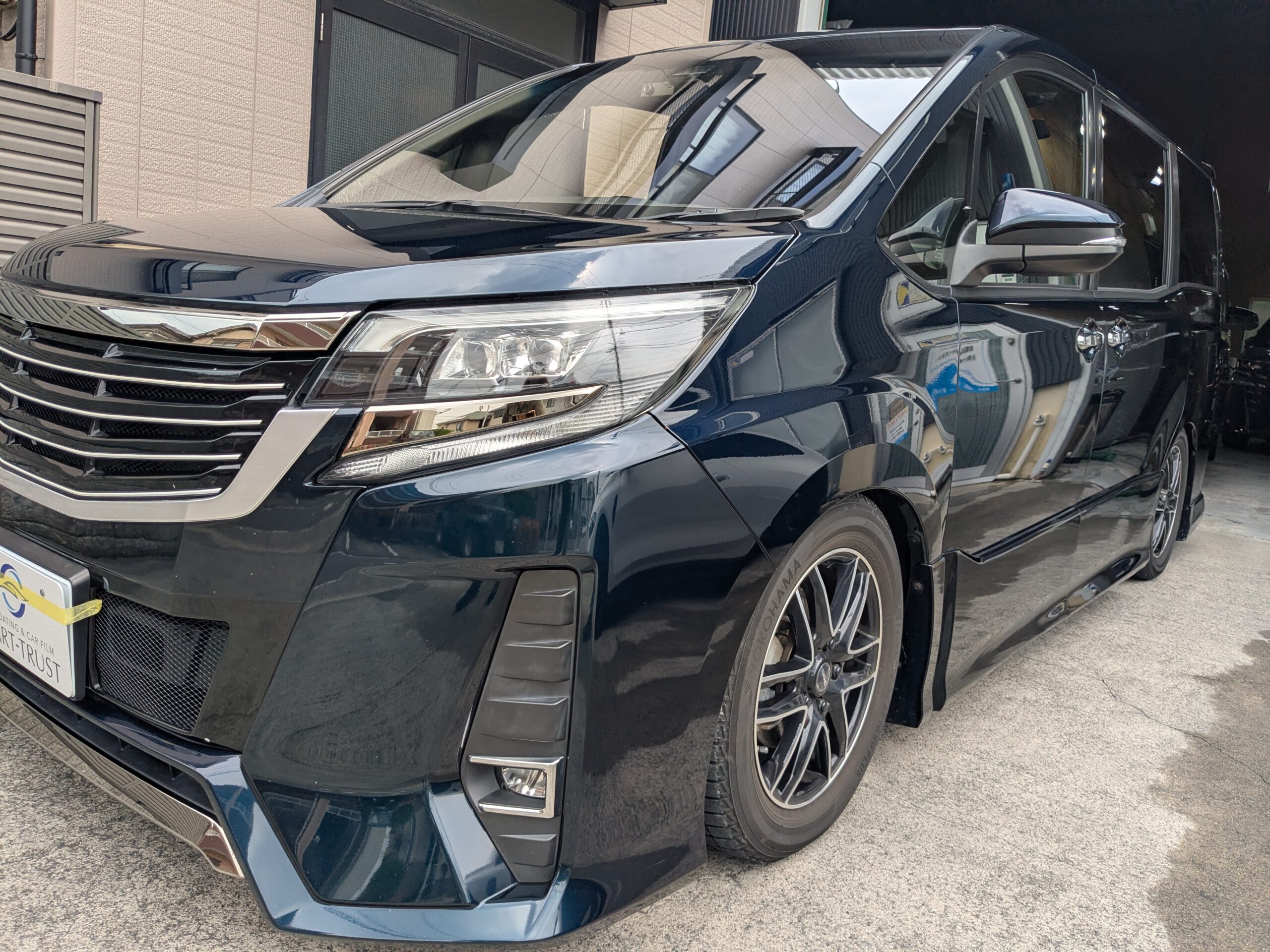トヨタ ノア 2026年式 施工の様子