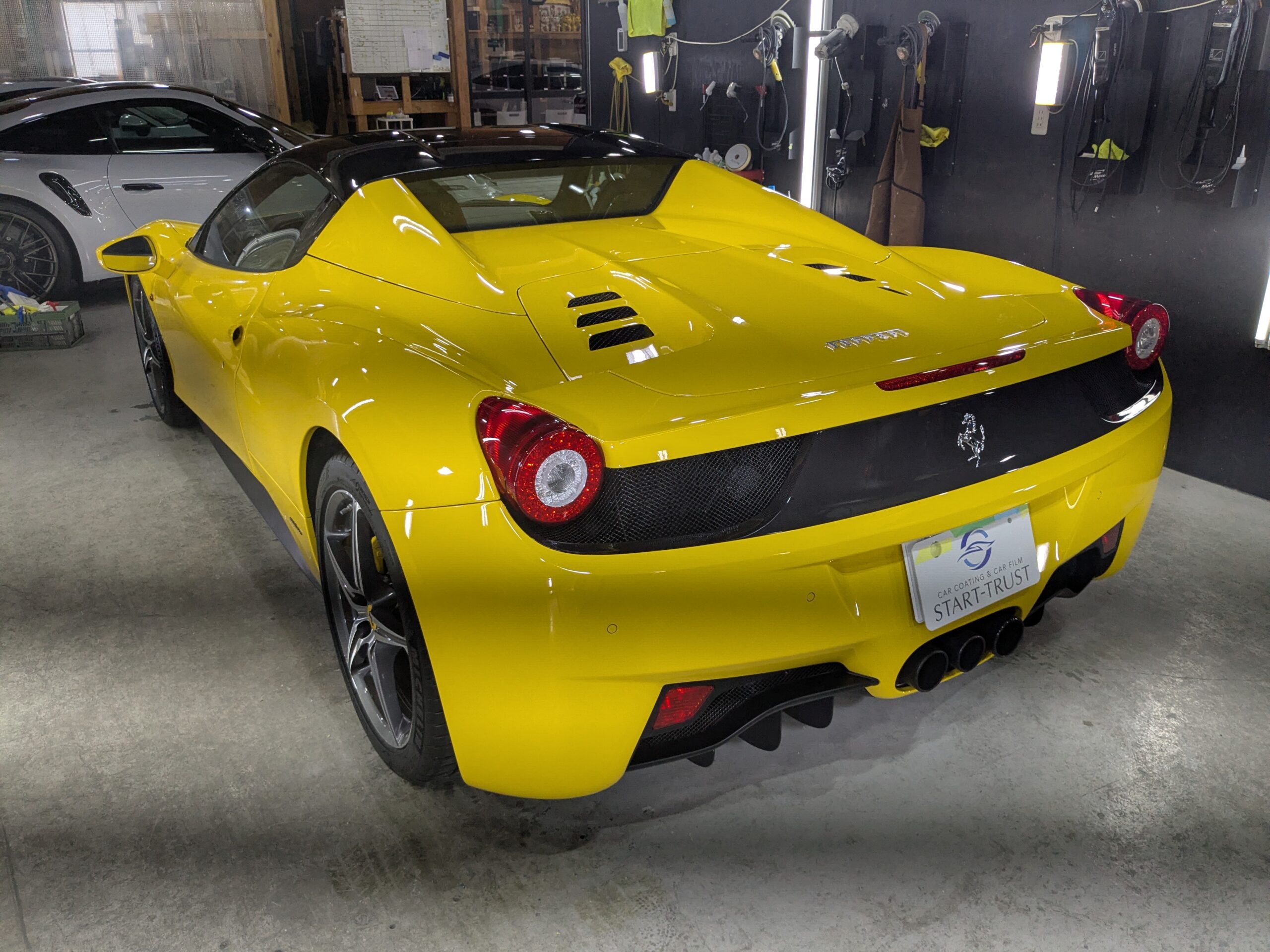 フェラーリ 458スパイダー 2013年式 施工の様子