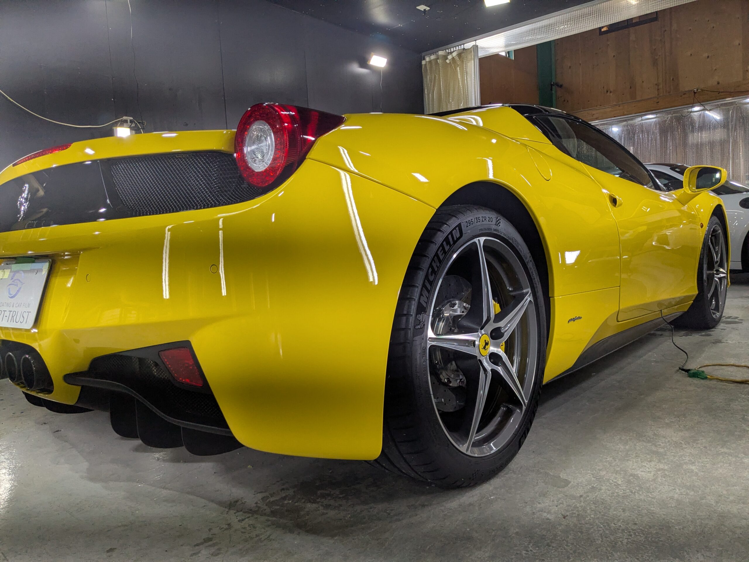 フェラーリ 458スパイダー 2013年式 施工の様子