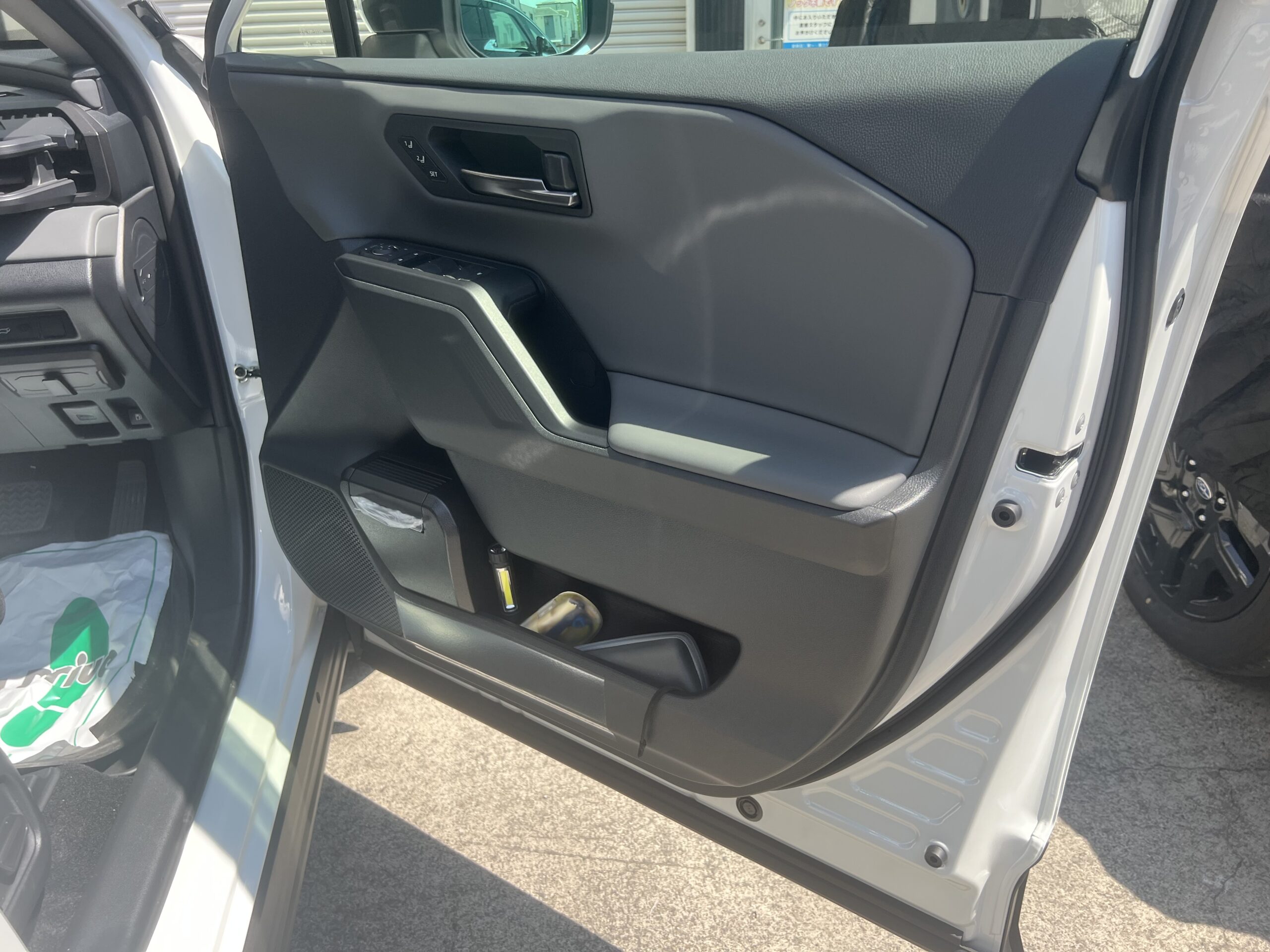 トヨタ RAV4 2026年式 施工の様子