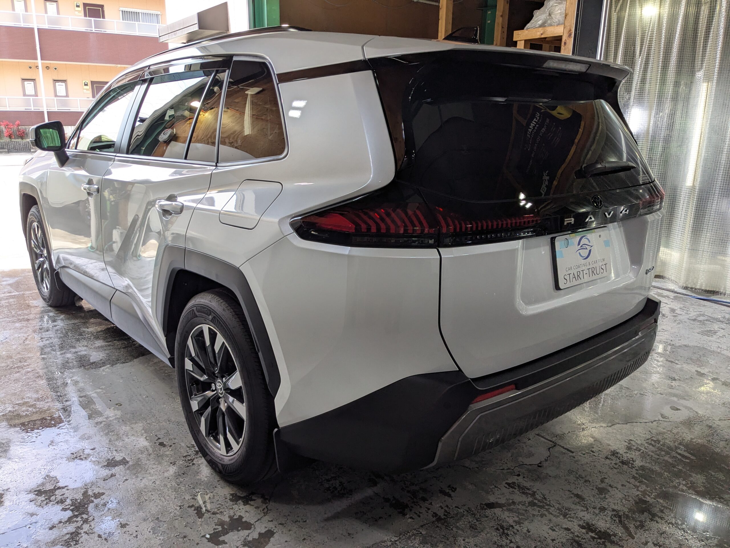 トヨタ RAV4 2026年式 施工の様子