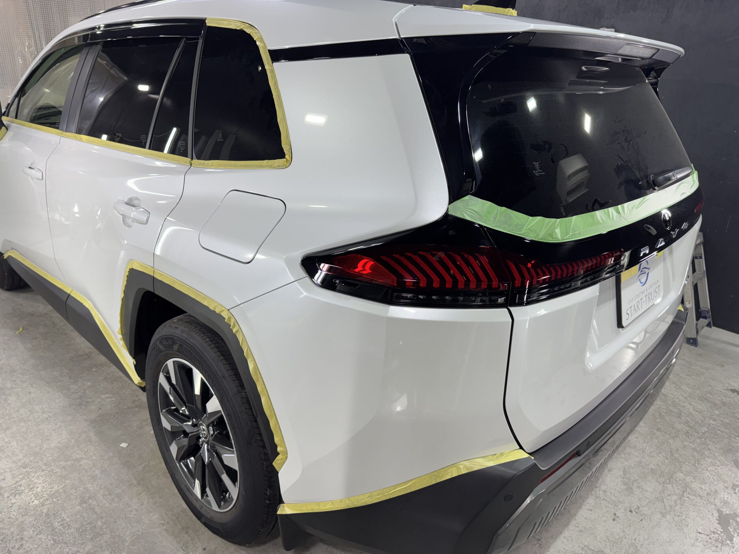 トヨタ RAV4 2026年式 施工の様子