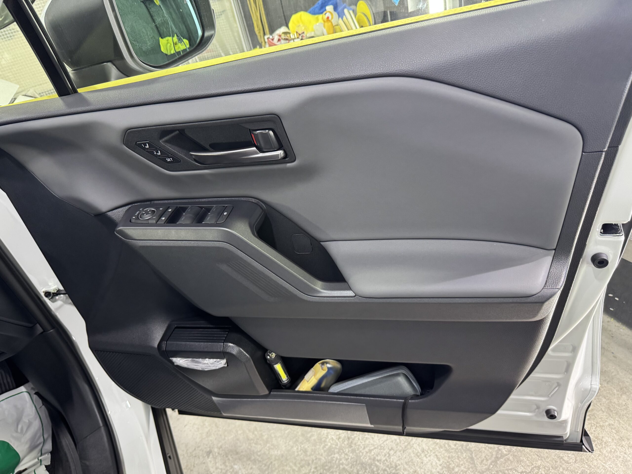 トヨタ RAV4 2026年式 施工の様子