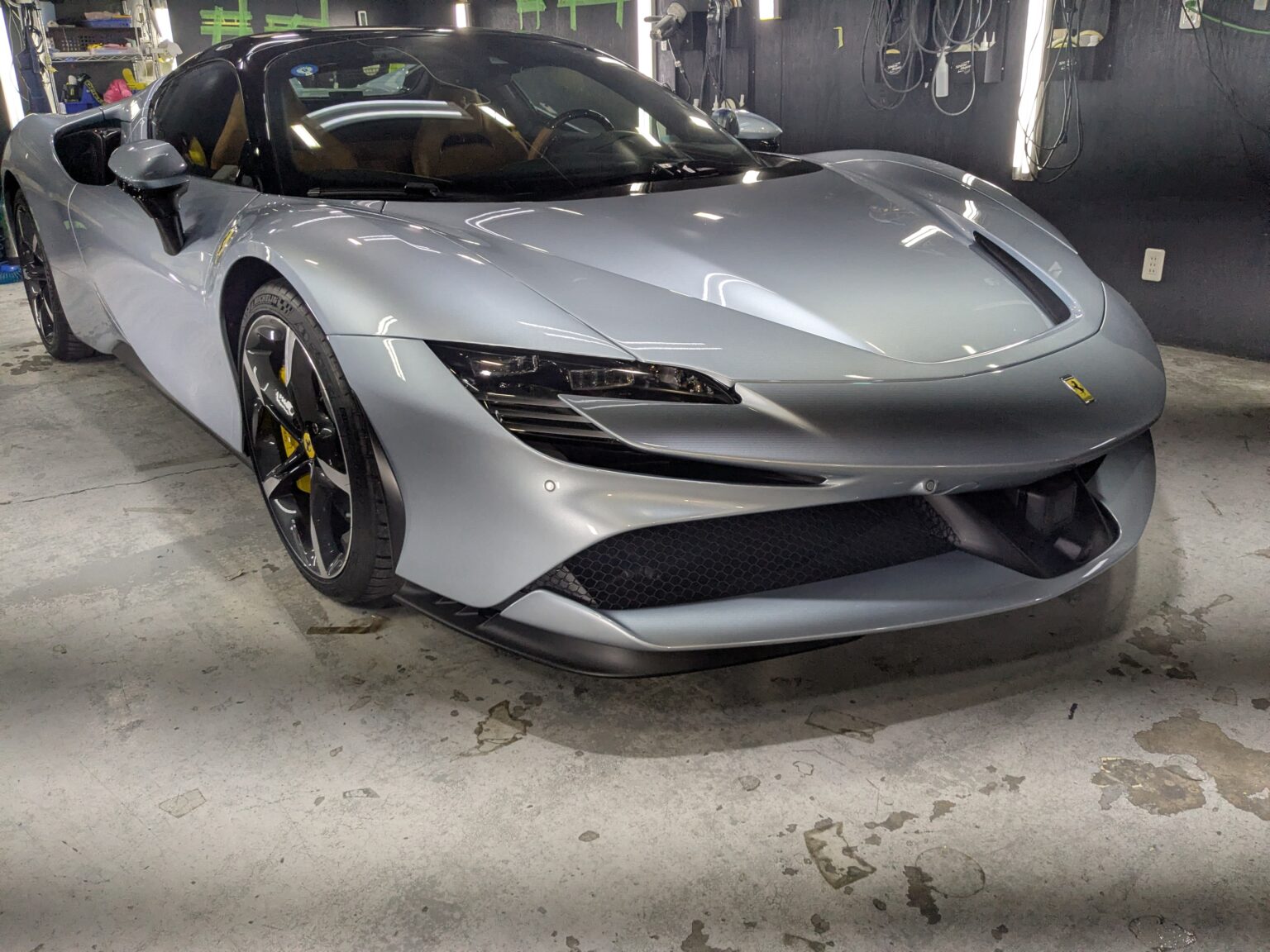 フェラーリ SF90スパイダー(2024年式) プロテクションフィルム・ホイールコーティングの写真