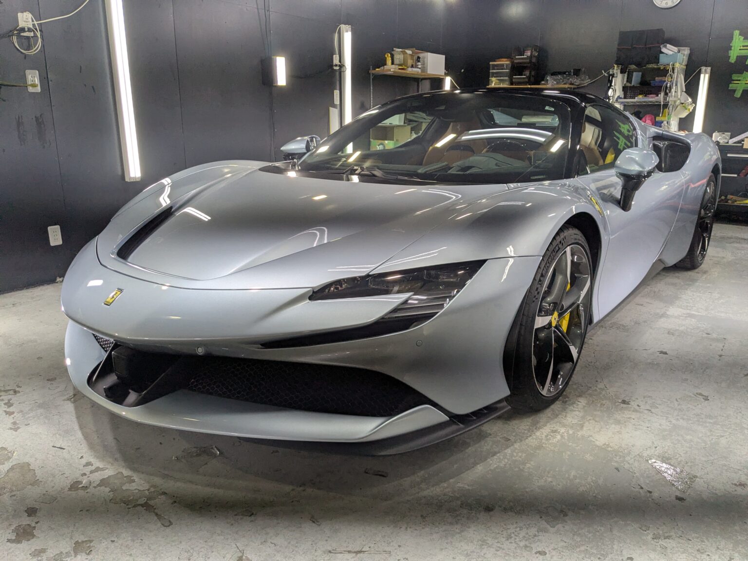 フェラーリ SF90スパイダー(2024年式) プロテクションフィルム・ホイールコーティングの写真