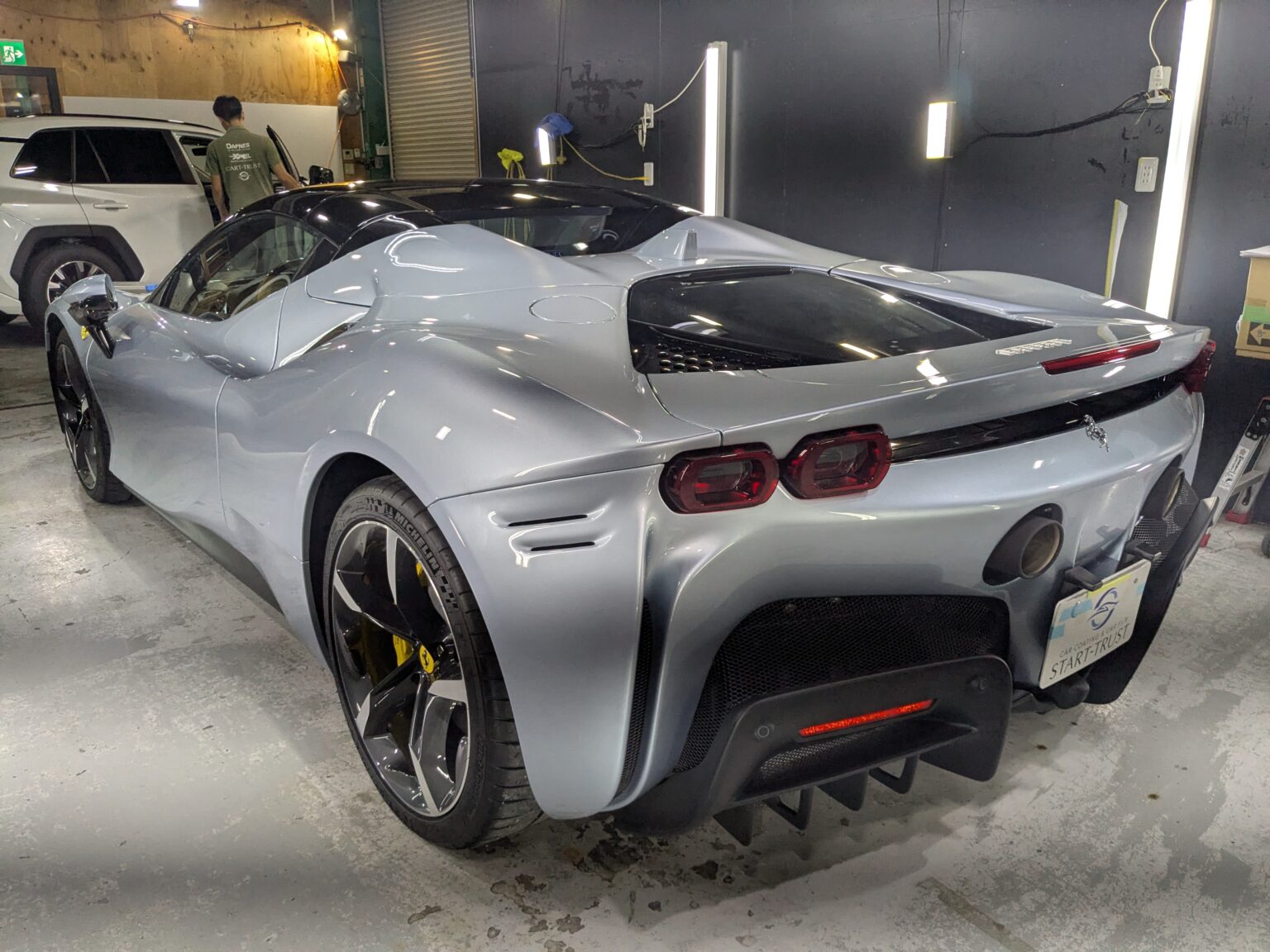 フェラーリ SF90スパイダー(2024年式) プロテクションフィルム・ホイールコーティングの写真
