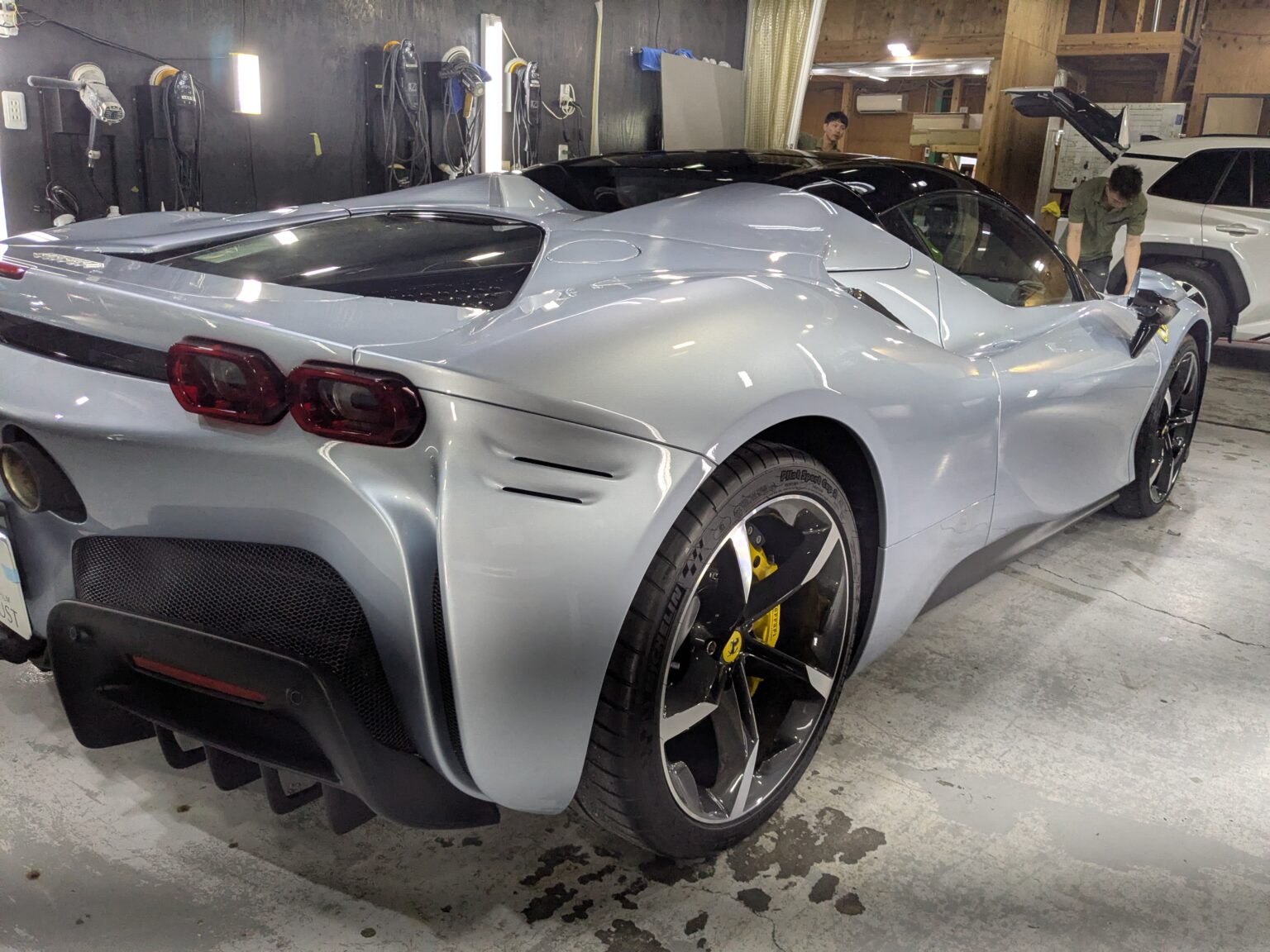 フェラーリ SF90スパイダー(2024年式) プロテクションフィルム・ホイールコーティングの写真