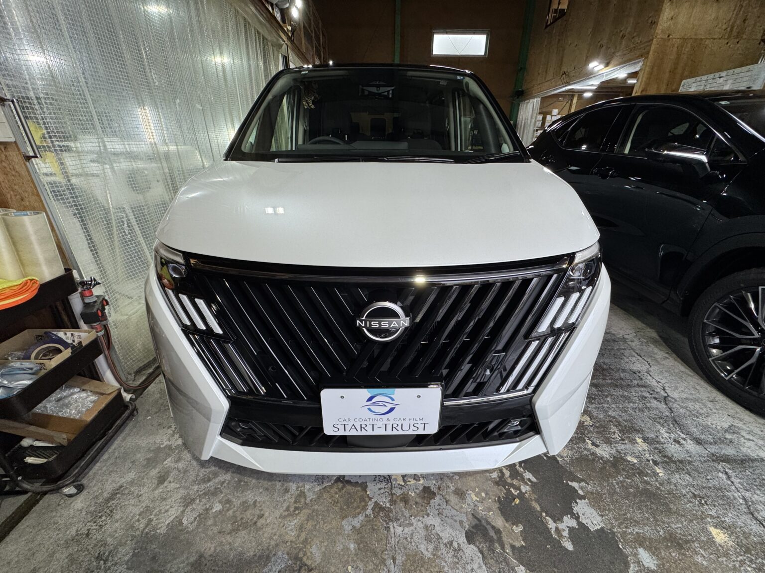 日産 セレナ (C28系)(2026年式) ボディコーティングの写真