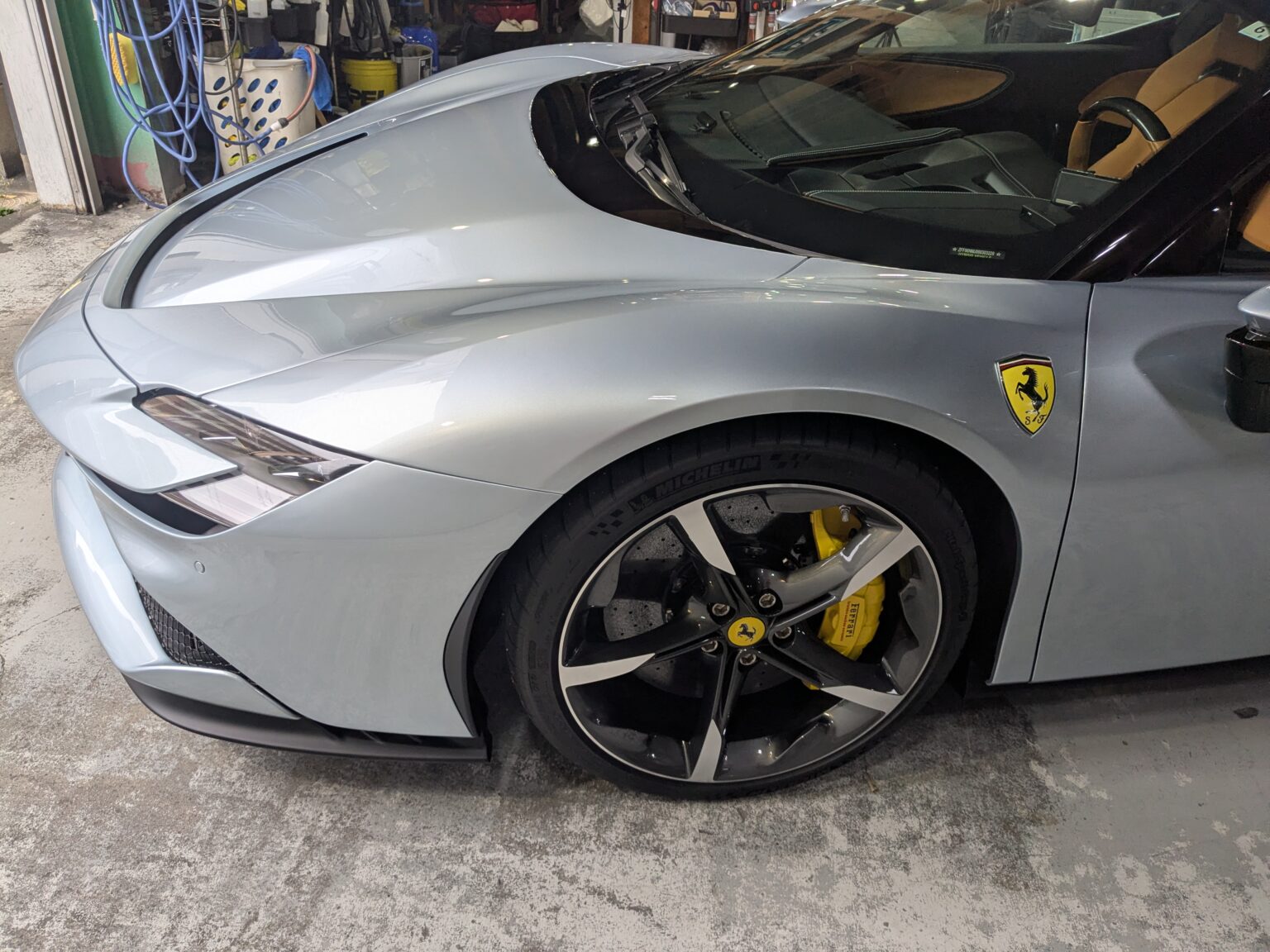フェラーリ SF90スパイダー(2024年式) プロテクションフィルム・ホイールコーティングの写真