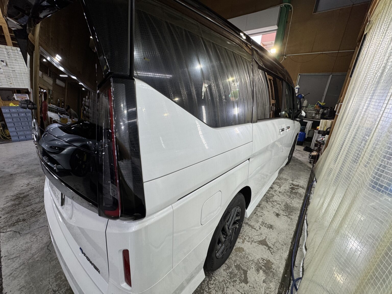 日産 セレナ (C28系)(2026年式) ボディコーティングの写真