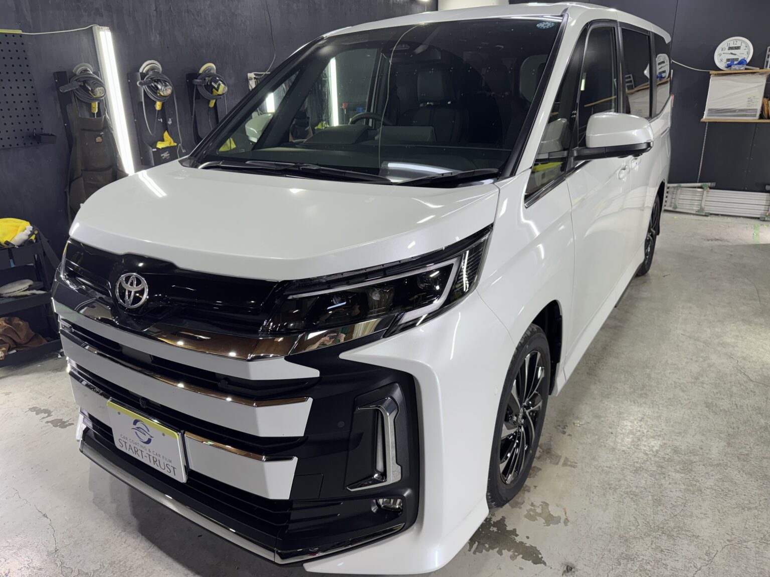 トヨタ ノア (90系)(2026年式) ボディコーティングの写真